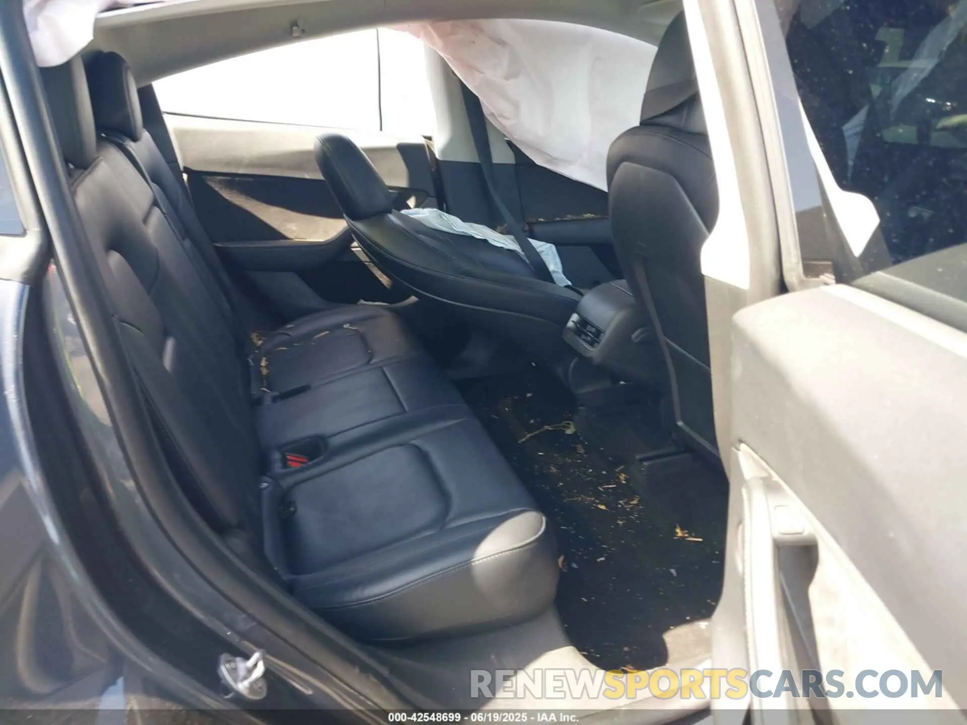 8 Photograph of a damaged car 7SAYGDEE5NF557900 TESLA MODEL Y 2022