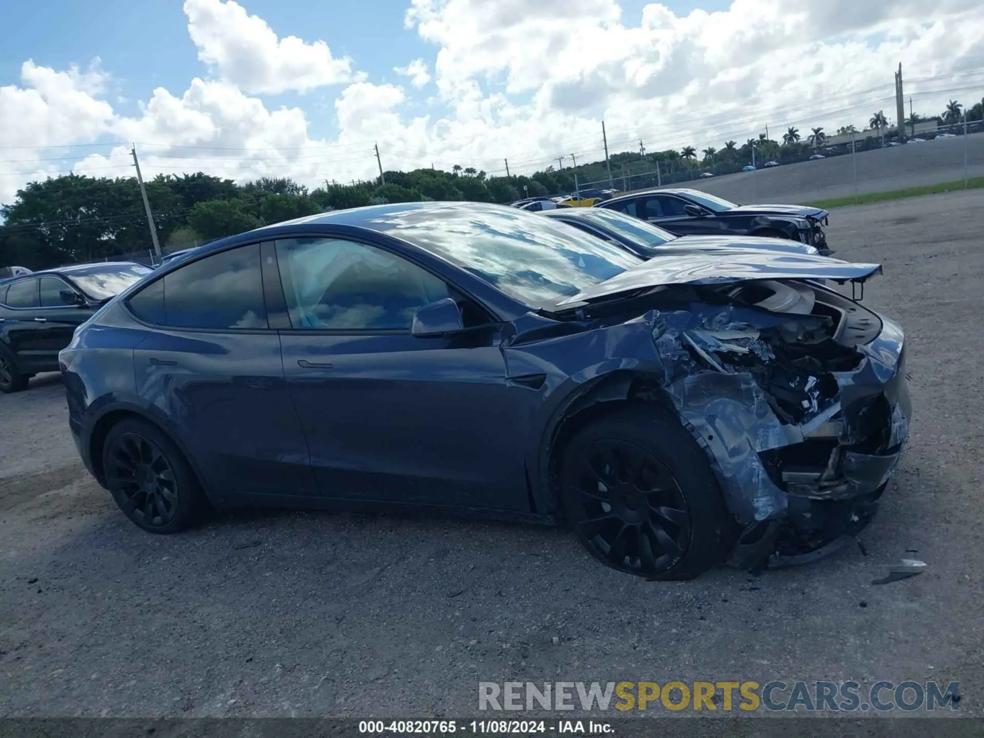 13 Photograph of a damaged car 7SAYGDEE6NA003715 TESLA MODEL Y 2022