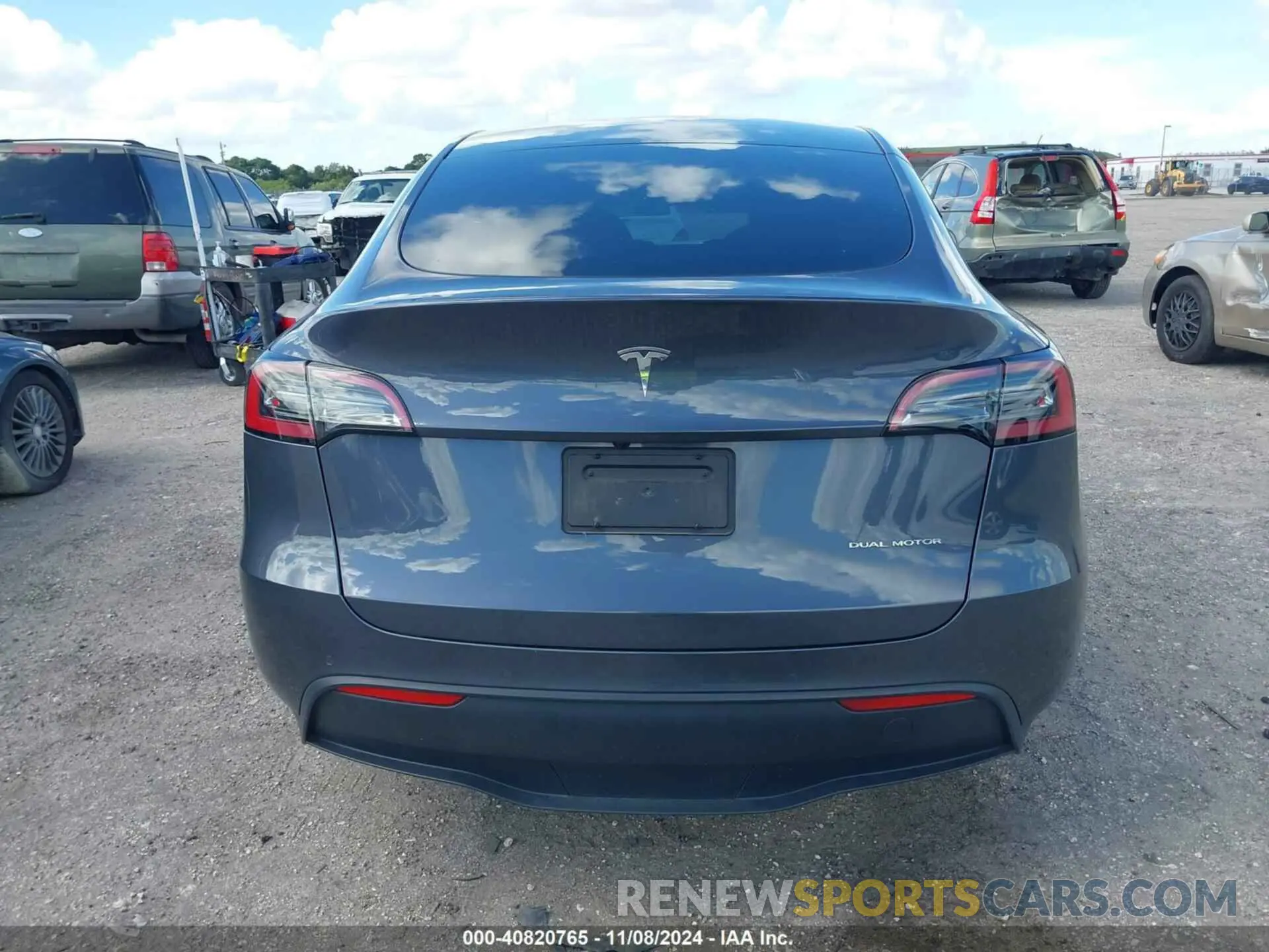 16 Photograph of a damaged car 7SAYGDEE6NA003715 TESLA MODEL Y 2022