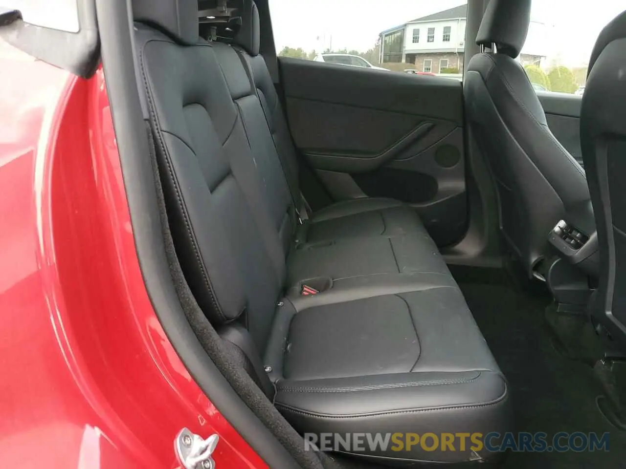 10 Photograph of a damaged car 7SAYGDEE6NA019719 TESLA MODEL Y 2022