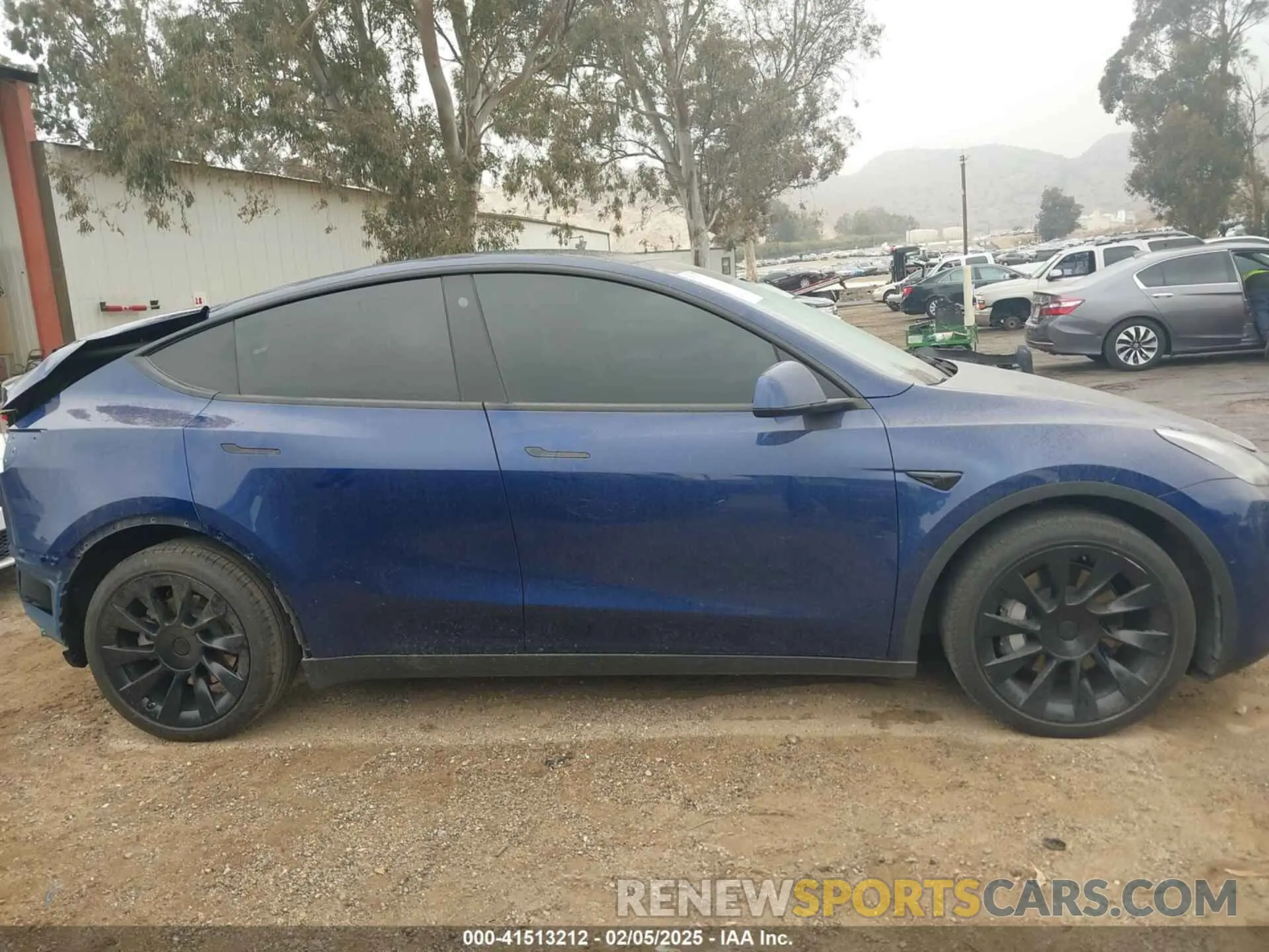 14 Photograph of a damaged car 7SAYGDEE6NA021115 TESLA MODEL Y 2022