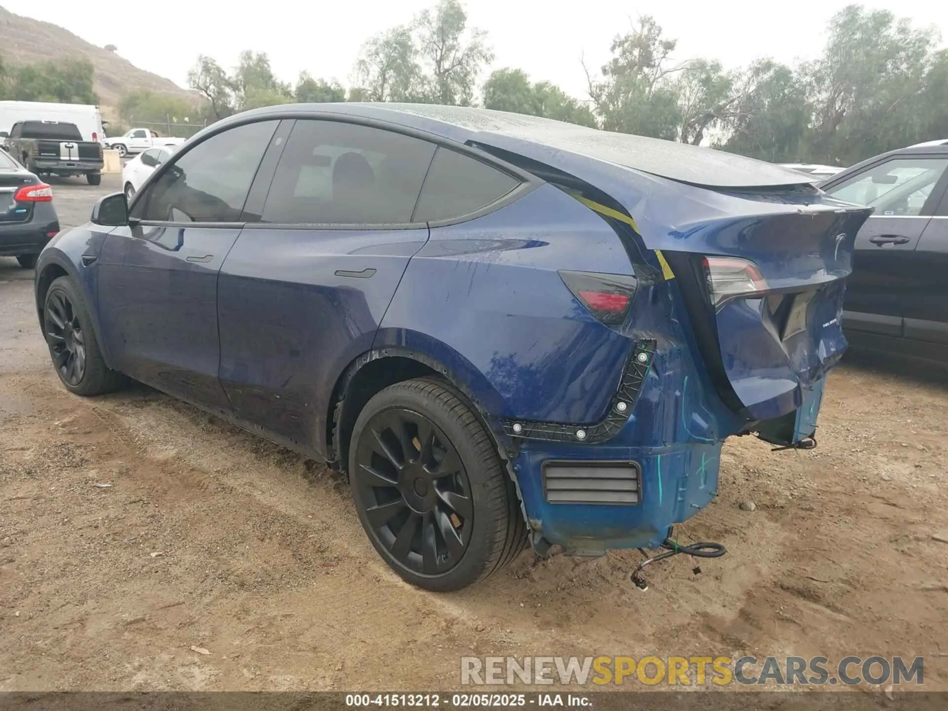 3 Photograph of a damaged car 7SAYGDEE6NA021115 TESLA MODEL Y 2022