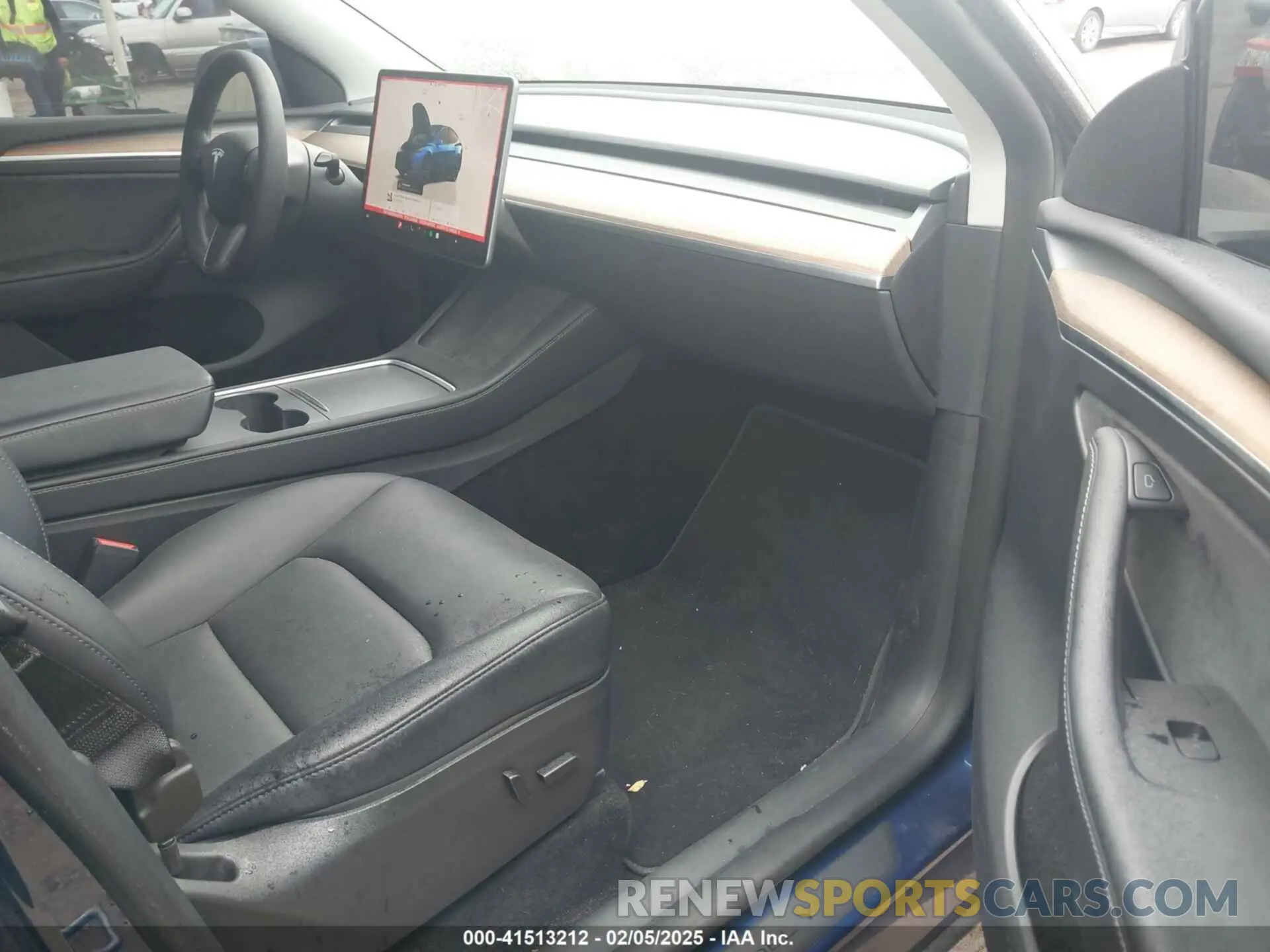 5 Photograph of a damaged car 7SAYGDEE6NA021115 TESLA MODEL Y 2022