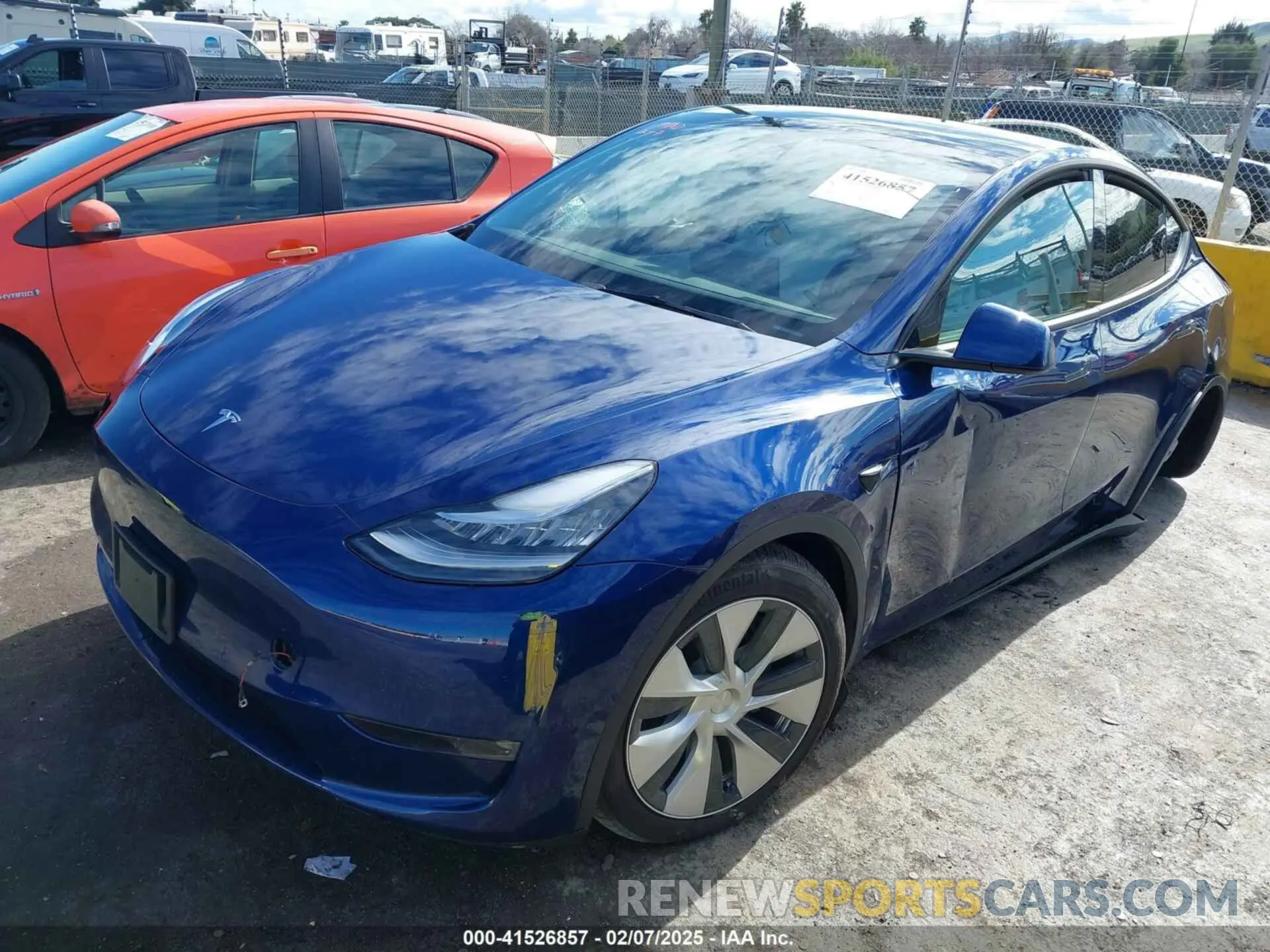 2 Photograph of a damaged car 7SAYGDEE6NF318372 TESLA MODEL Y 2022