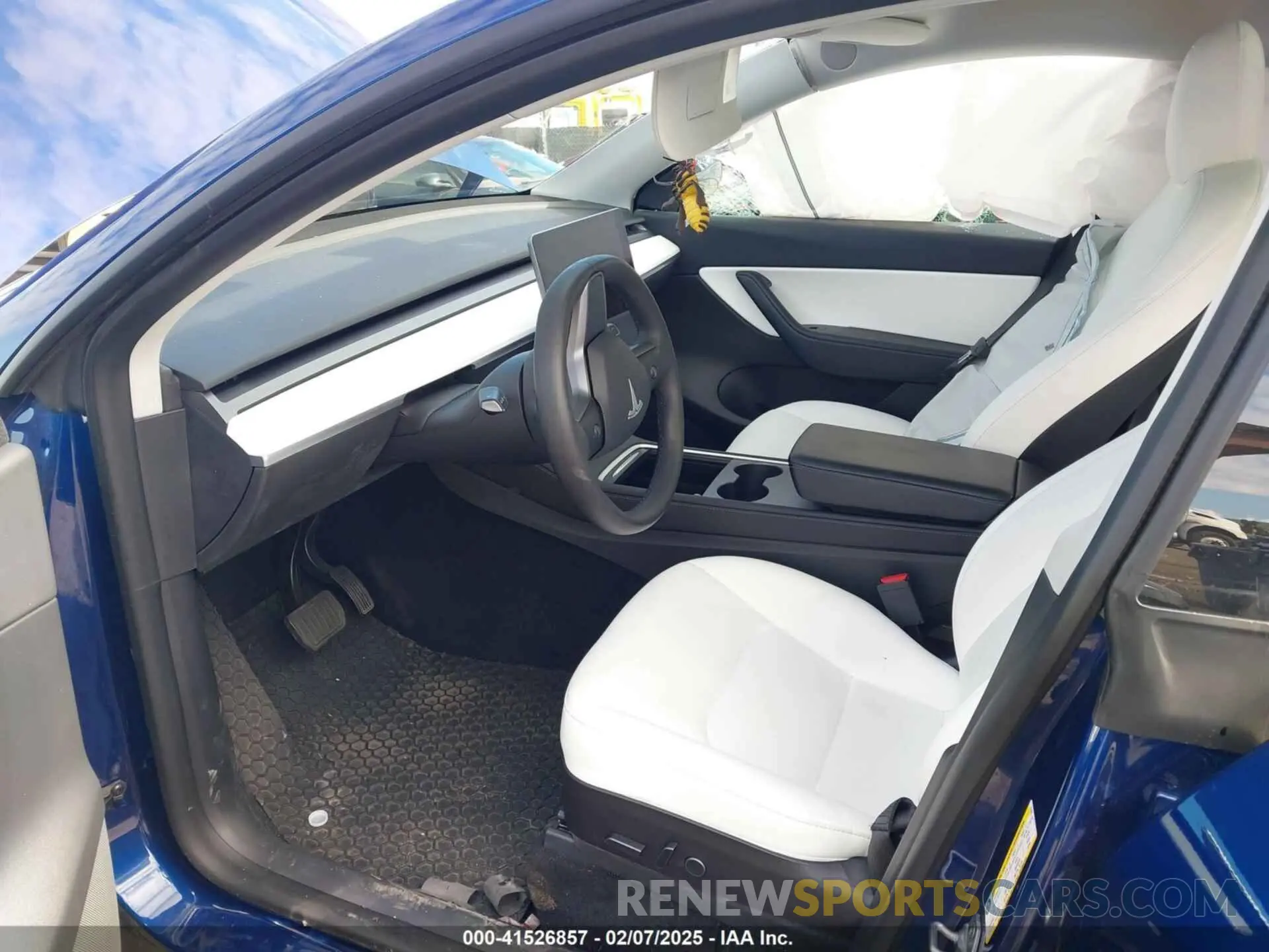 5 Photograph of a damaged car 7SAYGDEE6NF318372 TESLA MODEL Y 2022