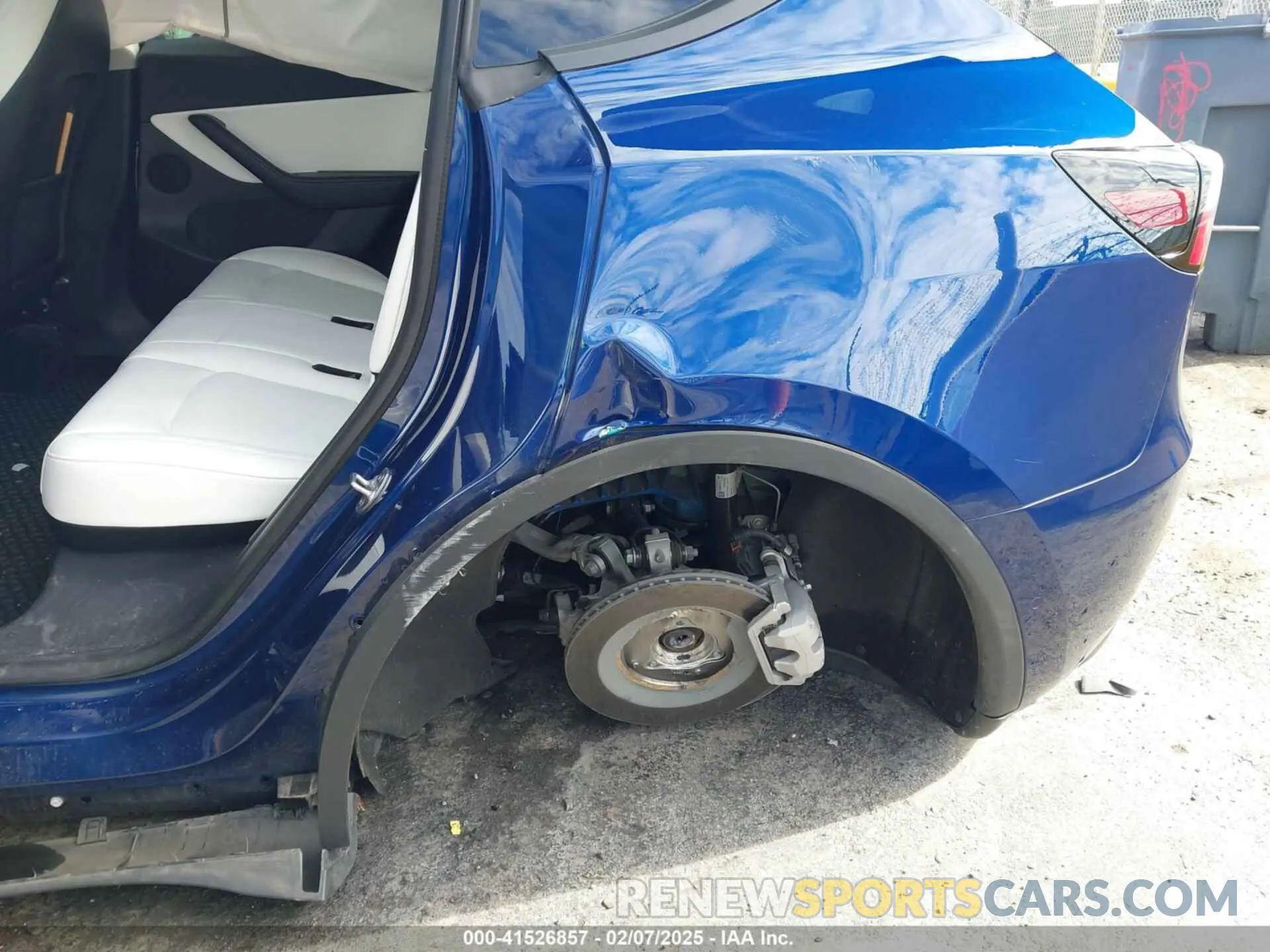 6 Photograph of a damaged car 7SAYGDEE6NF318372 TESLA MODEL Y 2022
