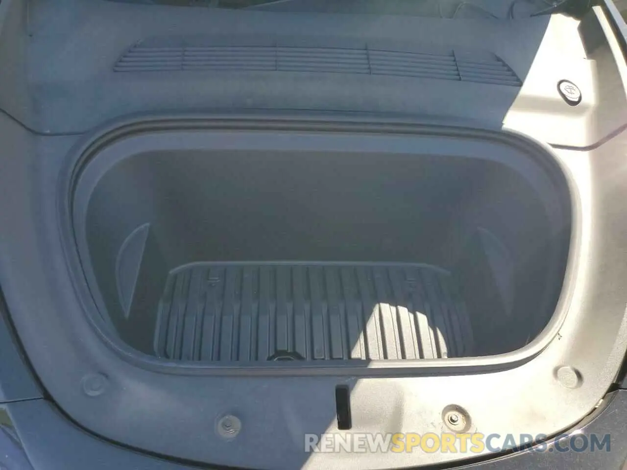 11 Photograph of a damaged car 7SAYGDEE6NF321742 TESLA MODEL Y 2022