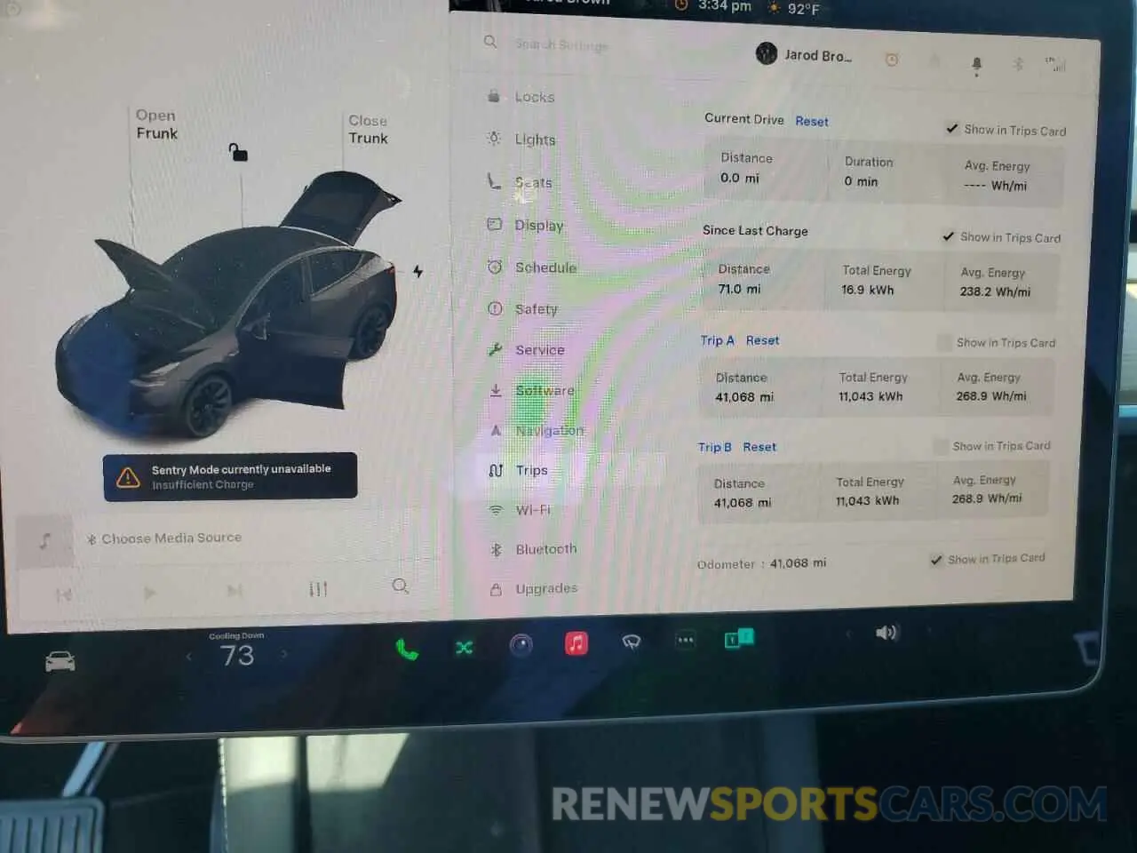 9 Photograph of a damaged car 7SAYGDEE6NF321742 TESLA MODEL Y 2022