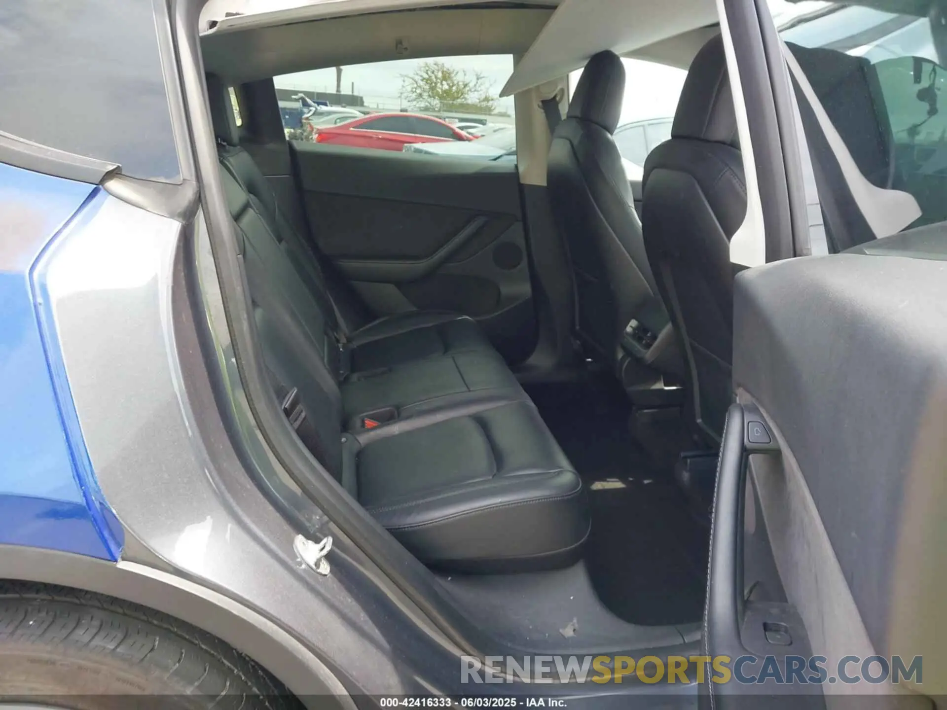 8 Photograph of a damaged car 7SAYGDEE6NF331199 TESLA MODEL Y 2022