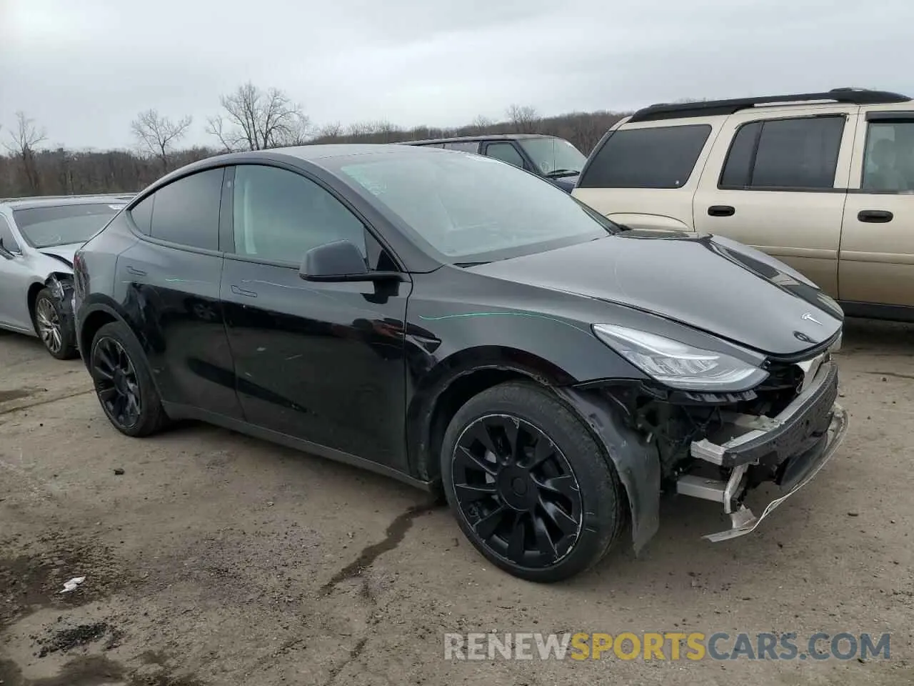 4 Photograph of a damaged car 7SAYGDEE6NF337133 TESLA MODEL Y 2022