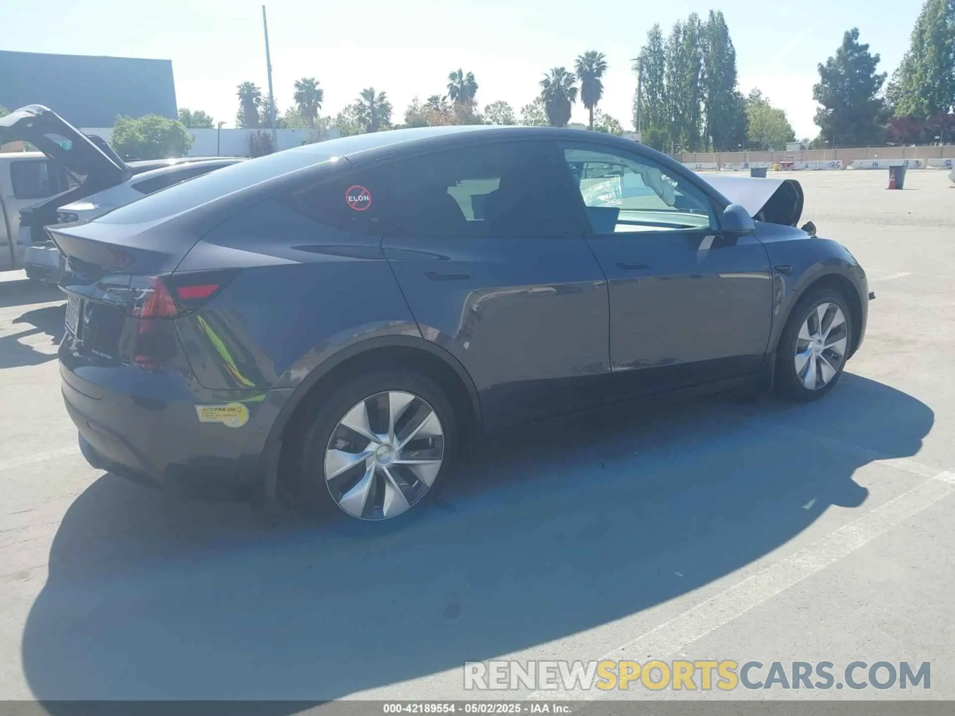 4 Photograph of a damaged car 7SAYGDEE6NF344583 TESLA MODEL Y 2022