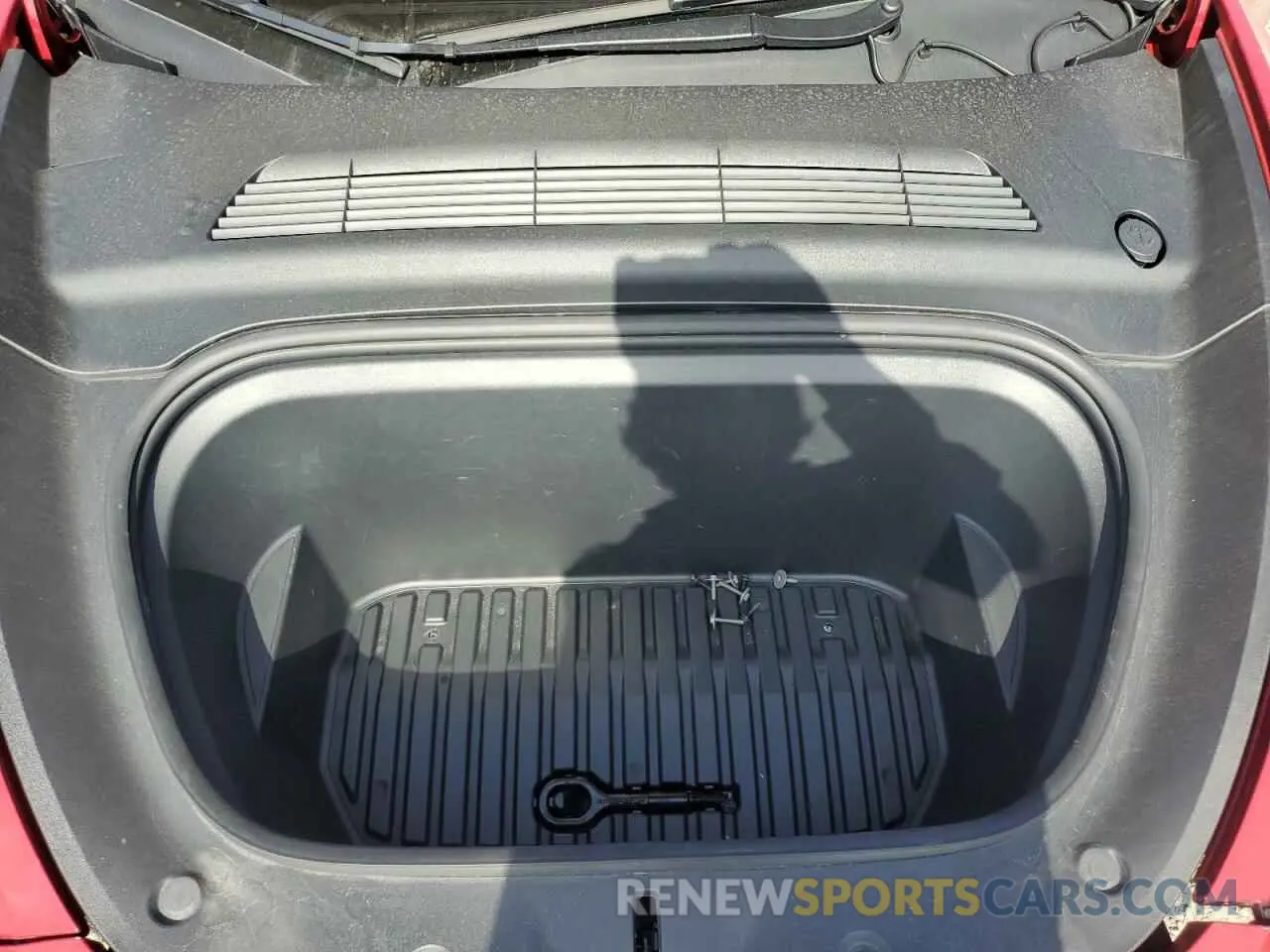12 Photograph of a damaged car 7SAYGDEE6NF352263 TESLA MODEL Y 2022