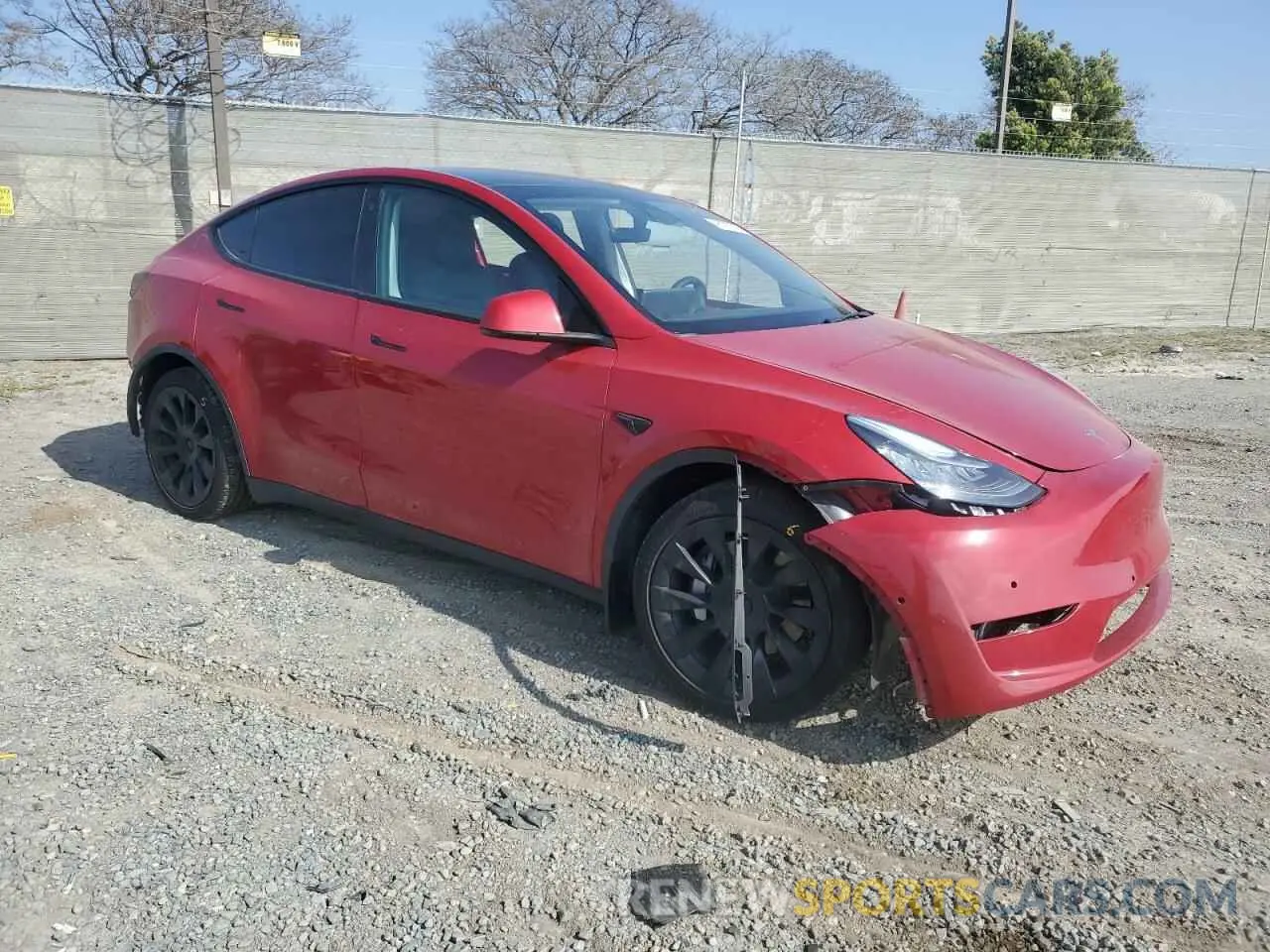 4 Photograph of a damaged car 7SAYGDEE6NF352263 TESLA MODEL Y 2022