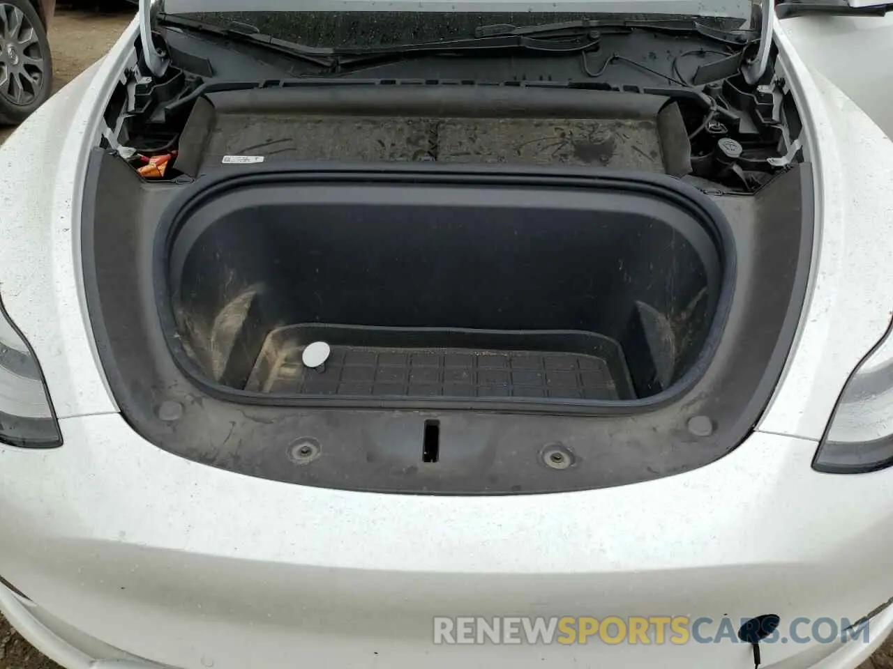 12 Photograph of a damaged car 7SAYGDEE6NF358063 TESLA MODEL Y 2022