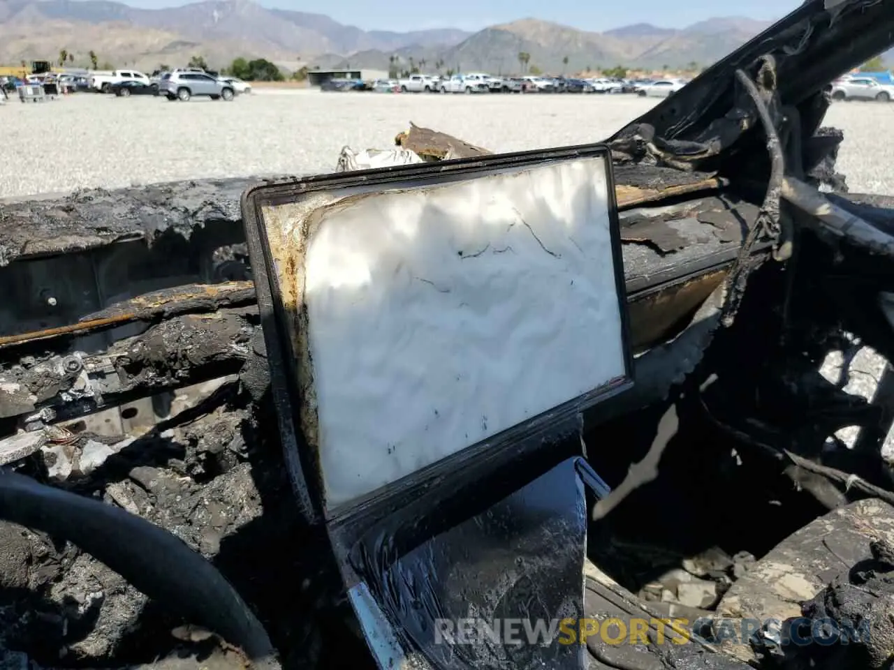 9 Photograph of a damaged car 7SAYGDEE6NF362582 TESLA MODEL Y 2022