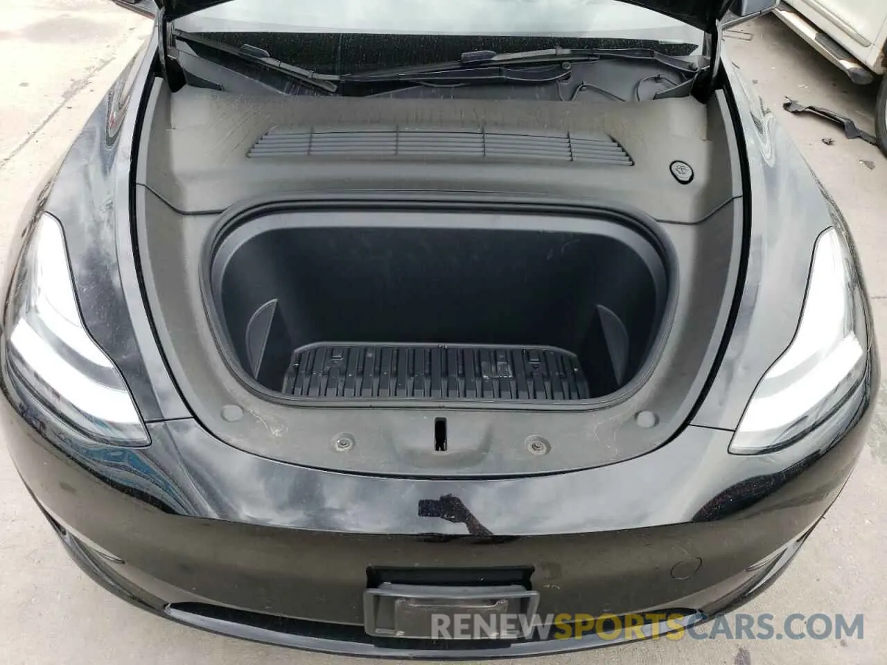 11 Photograph of a damaged car 7SAYGDEE6NF367507 TESLA MODEL Y 2022
