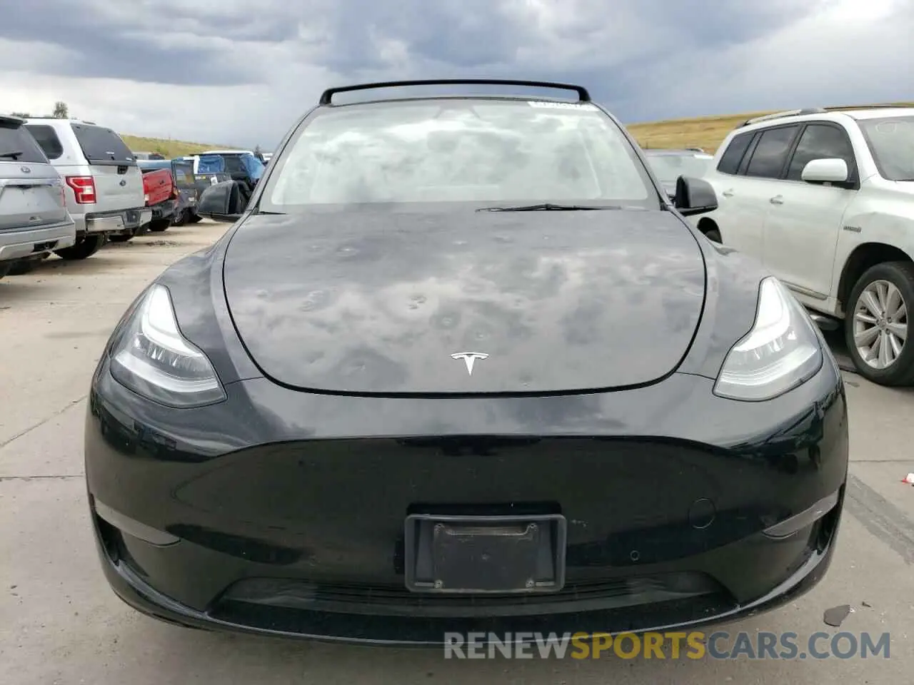 5 Photograph of a damaged car 7SAYGDEE6NF367507 TESLA MODEL Y 2022