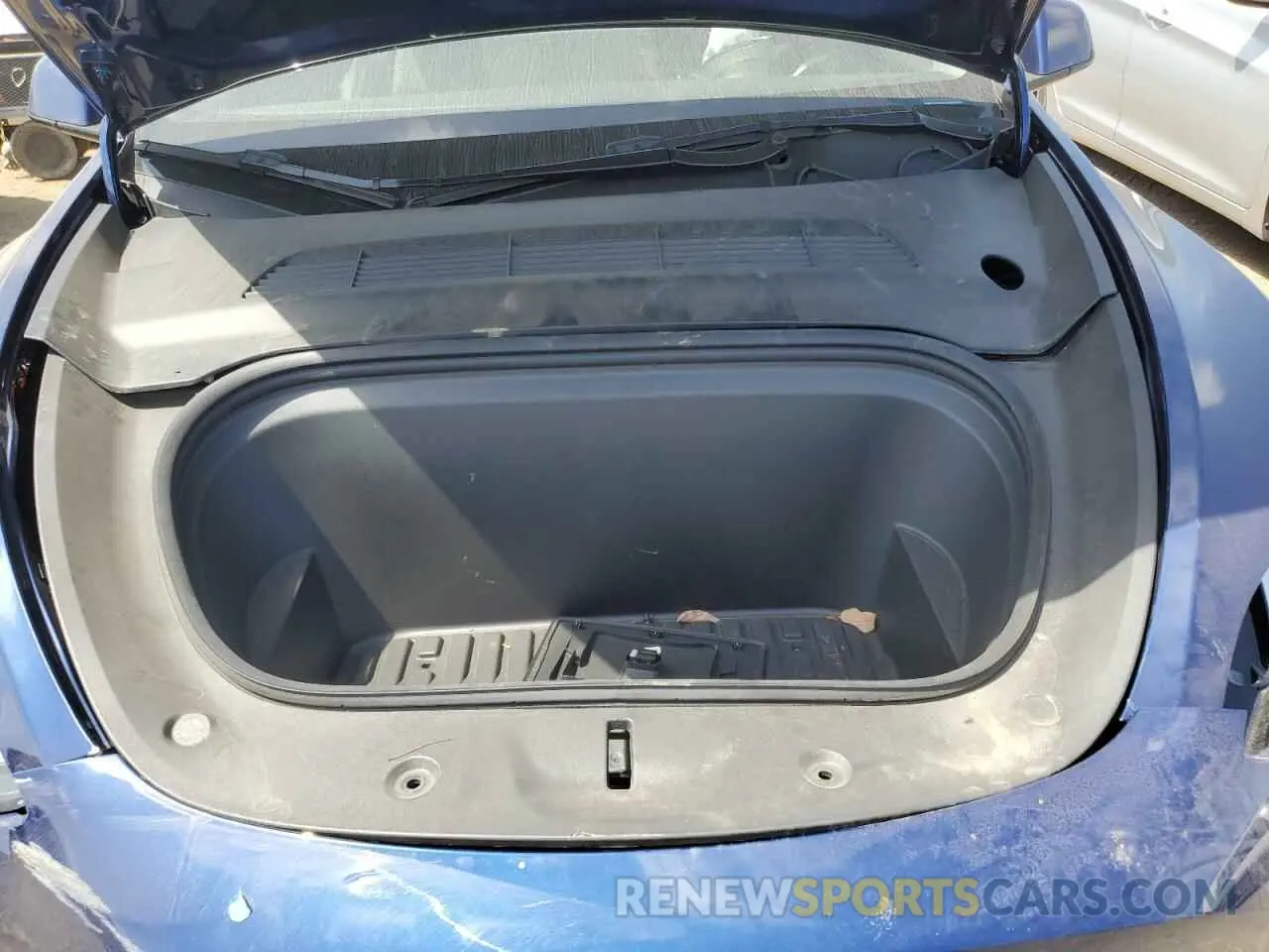 12 Photograph of a damaged car 7SAYGDEE6NF369354 TESLA MODEL Y 2022