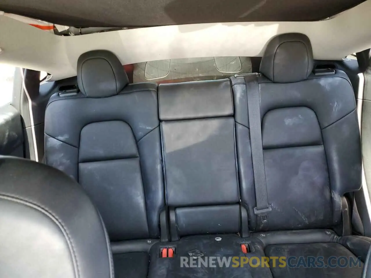 10 Photograph of a damaged car 7SAYGDEE6NF385036 TESLA MODEL Y 2022