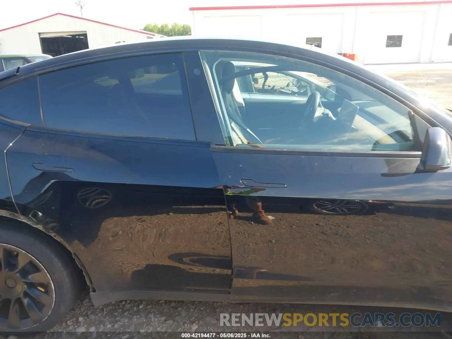 14 Photograph of a damaged car 7SAYGDEE6NF385120 TESLA MODEL Y 2022