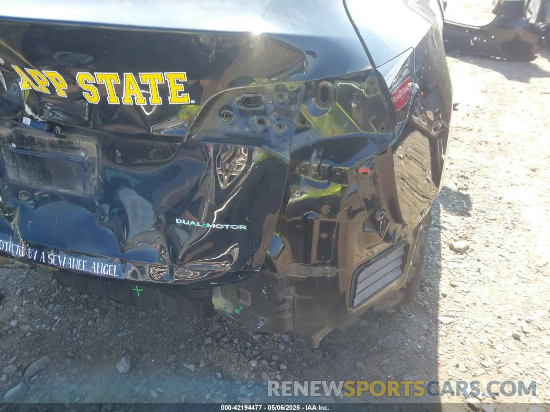 20 Photograph of a damaged car 7SAYGDEE6NF385120 TESLA MODEL Y 2022