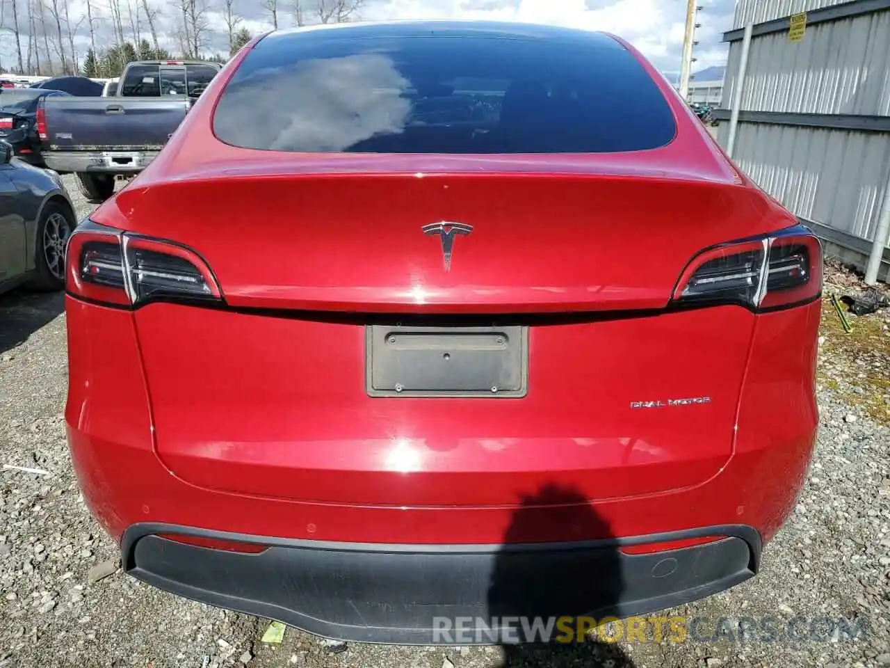 6 Photograph of a damaged car 7SAYGDEE6NF386719 TESLA MODEL Y 2022