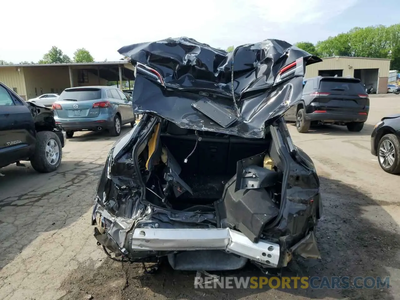 6 Photograph of a damaged car 7SAYGDEE6NF386753 TESLA MODEL Y 2022
