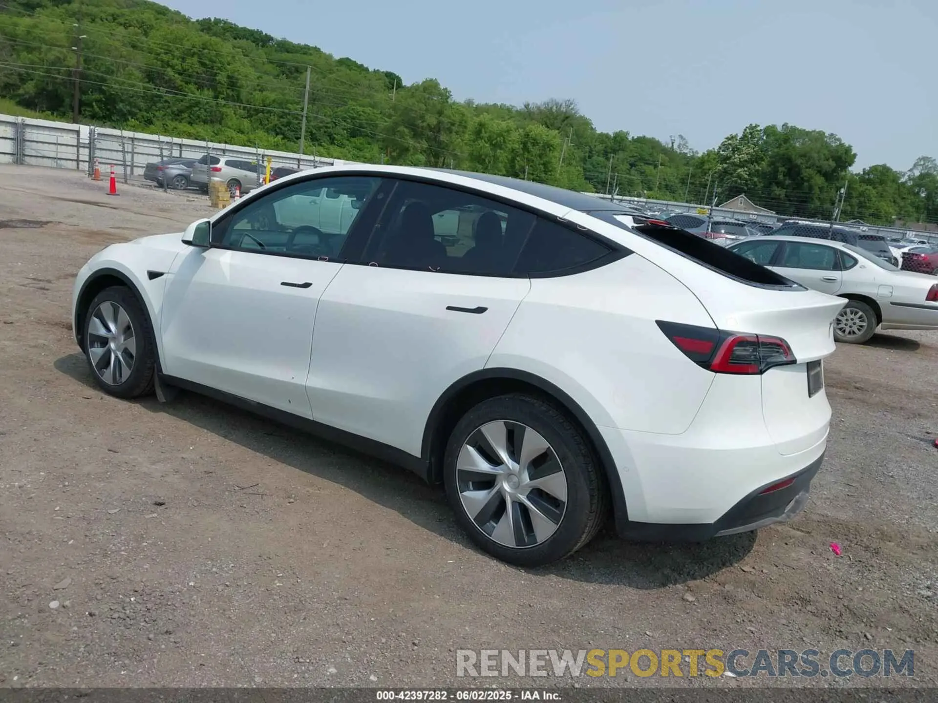 3 Photograph of a damaged car 7SAYGDEE6NF400487 TESLA MODEL Y 2022