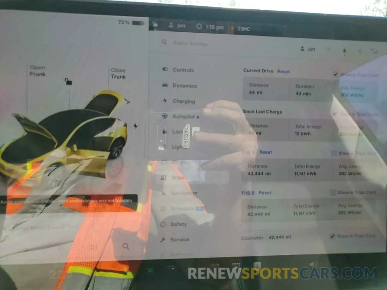9 Photograph of a damaged car 7SAYGDEE6NF408976 TESLA MODEL Y 2022