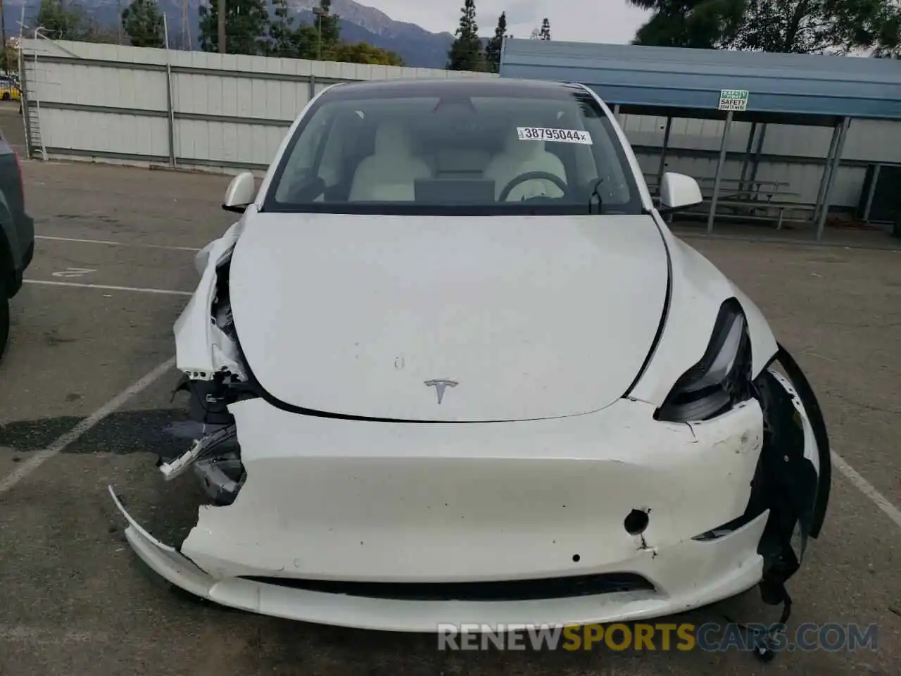 5 Photograph of a damaged car 7SAYGDEE6NF426474 TESLA MODEL Y 2022