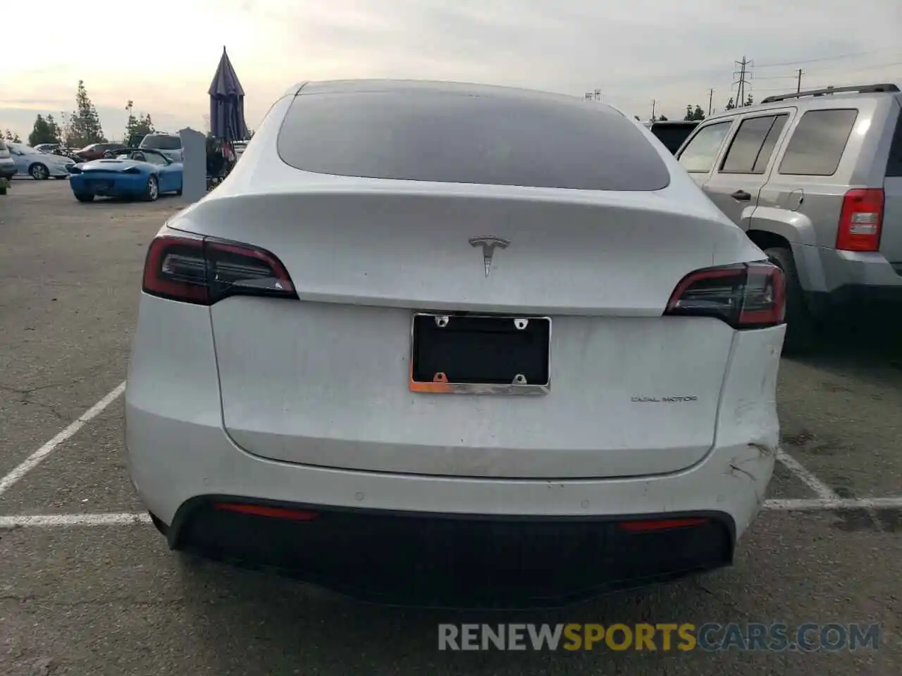 6 Photograph of a damaged car 7SAYGDEE6NF426474 TESLA MODEL Y 2022