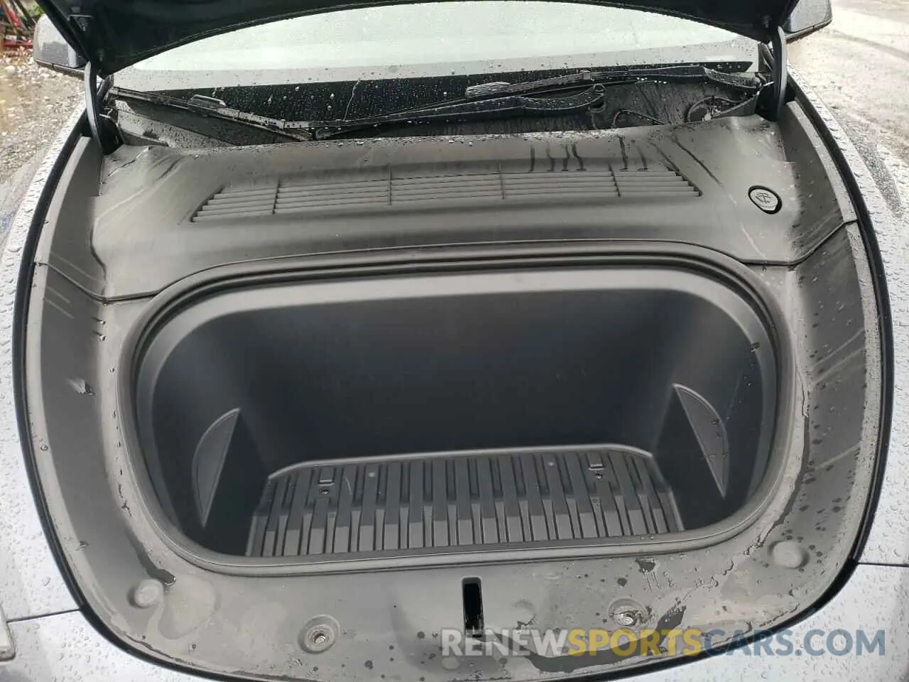 11 Photograph of a damaged car 7SAYGDEE6NF429407 TESLA MODEL Y 2022