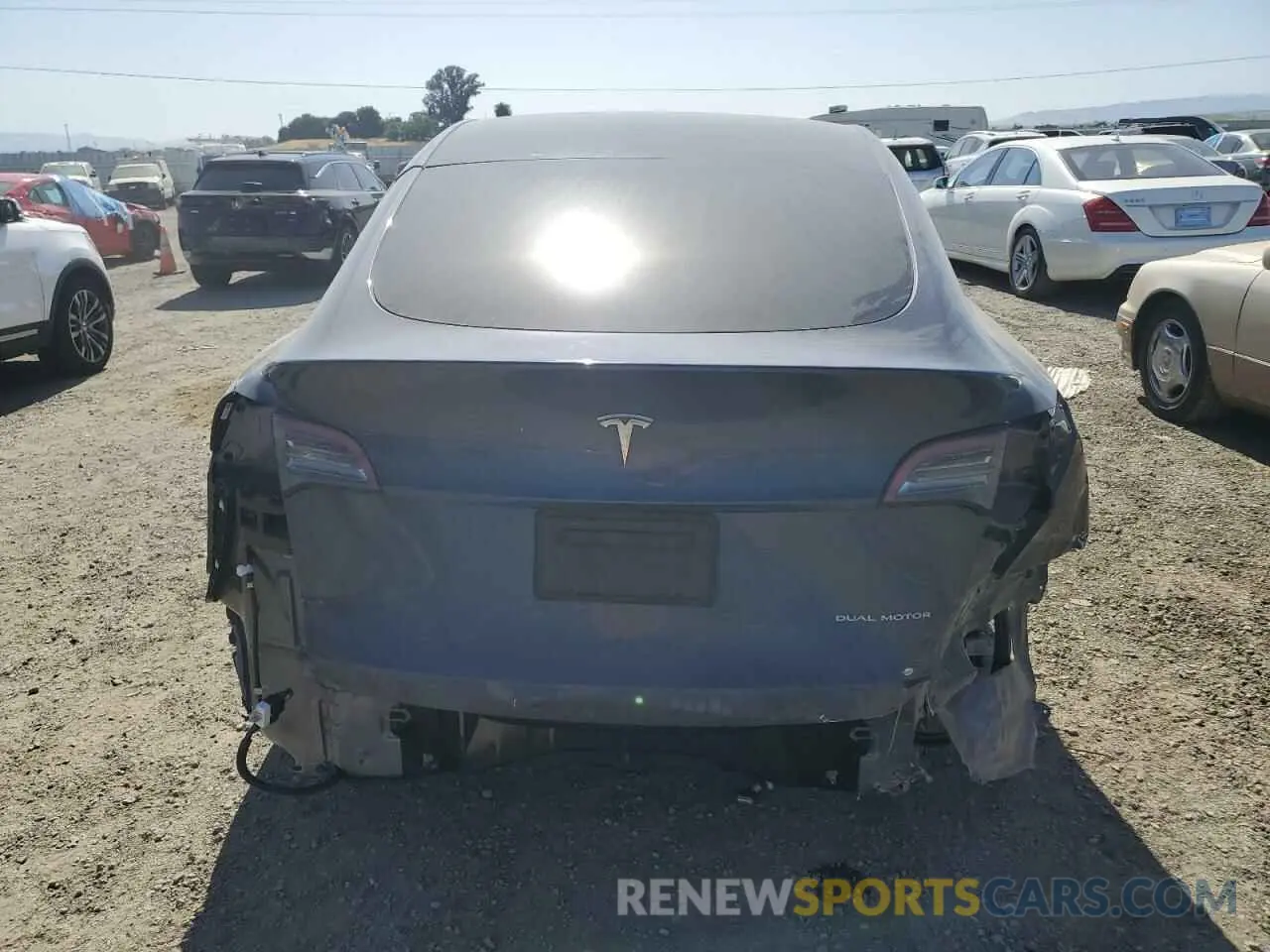 6 Photograph of a damaged car 7SAYGDEE6NF429701 TESLA MODEL Y 2022
