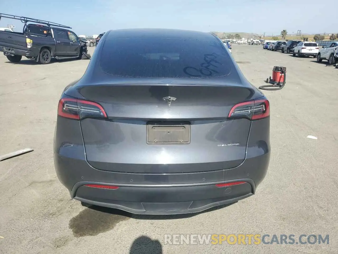 6 Photograph of a damaged car 7SAYGDEE6NF432419 TESLA MODEL Y 2022