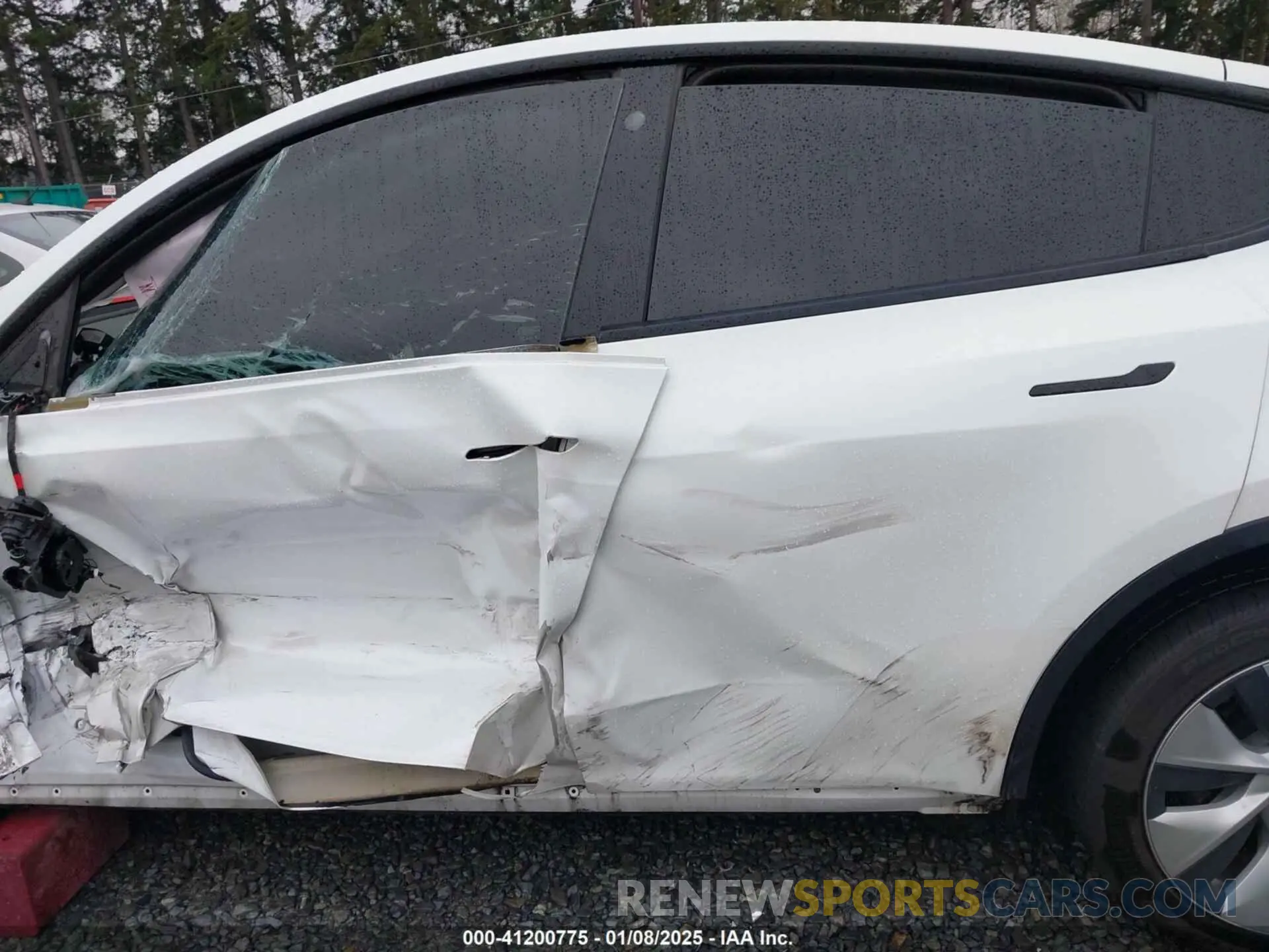 15 Photograph of a damaged car 7SAYGDEE6NF451259 TESLA MODEL Y 2022