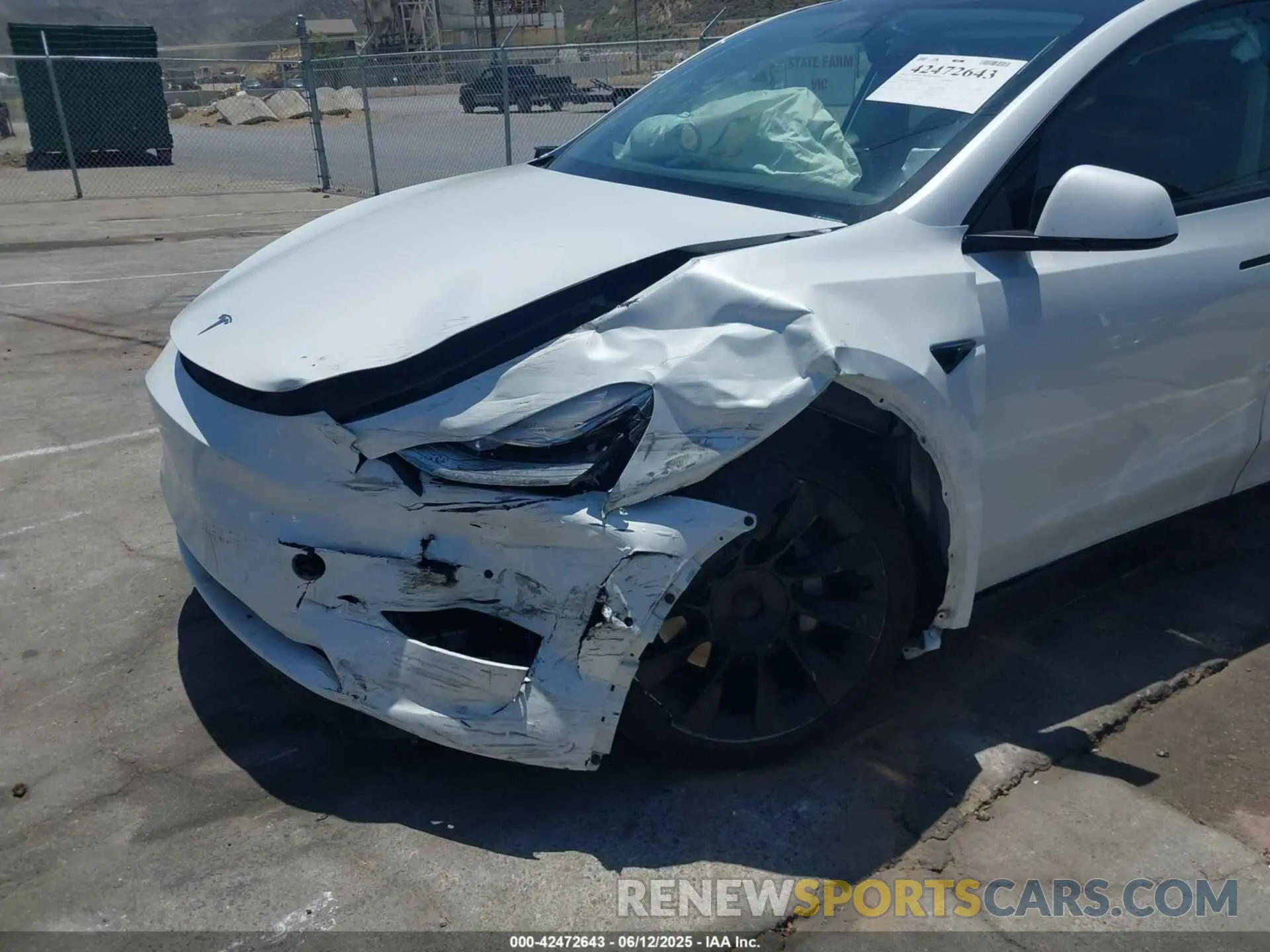 6 Photograph of a damaged car 7SAYGDEE6NF481300 TESLA MODEL Y 2022