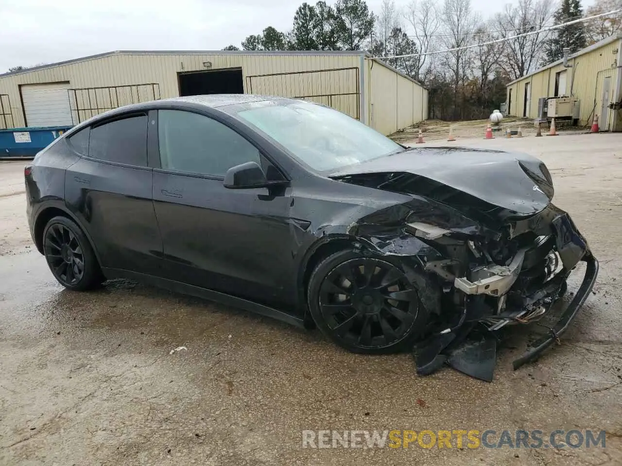 4 Photograph of a damaged car 7SAYGDEE6NF481328 TESLA MODEL Y 2022