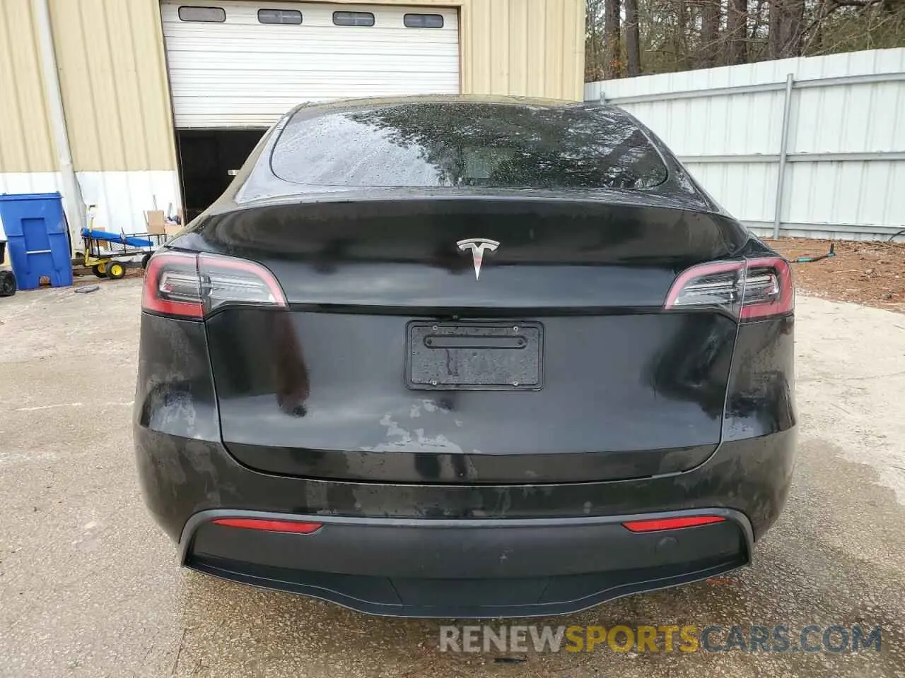 6 Photograph of a damaged car 7SAYGDEE6NF481328 TESLA MODEL Y 2022