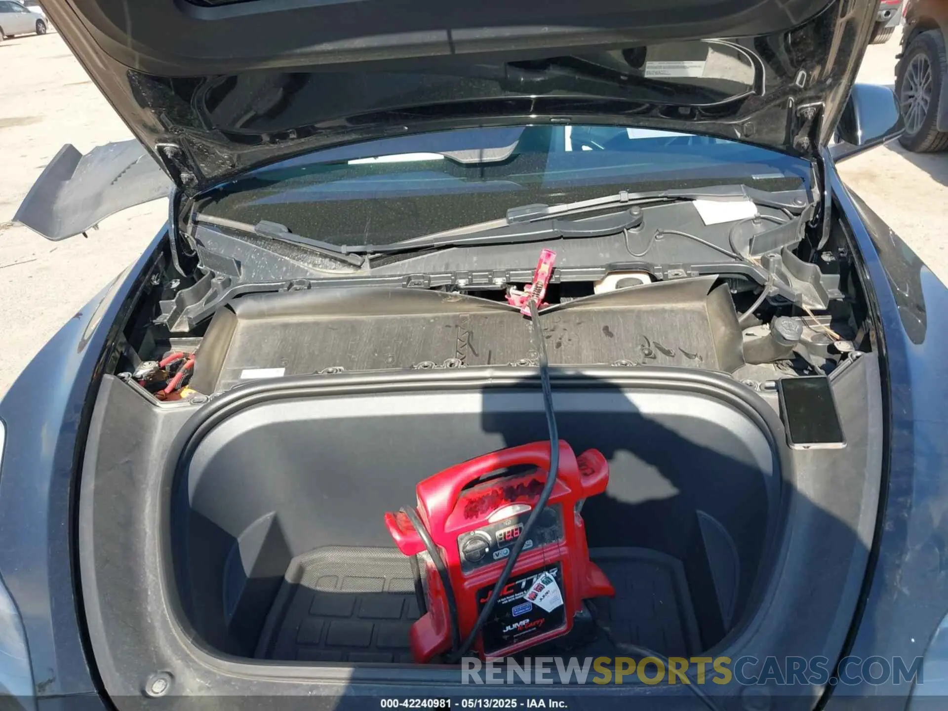 10 Photograph of a damaged car 7SAYGDEE6NF515462 TESLA MODEL Y 2022