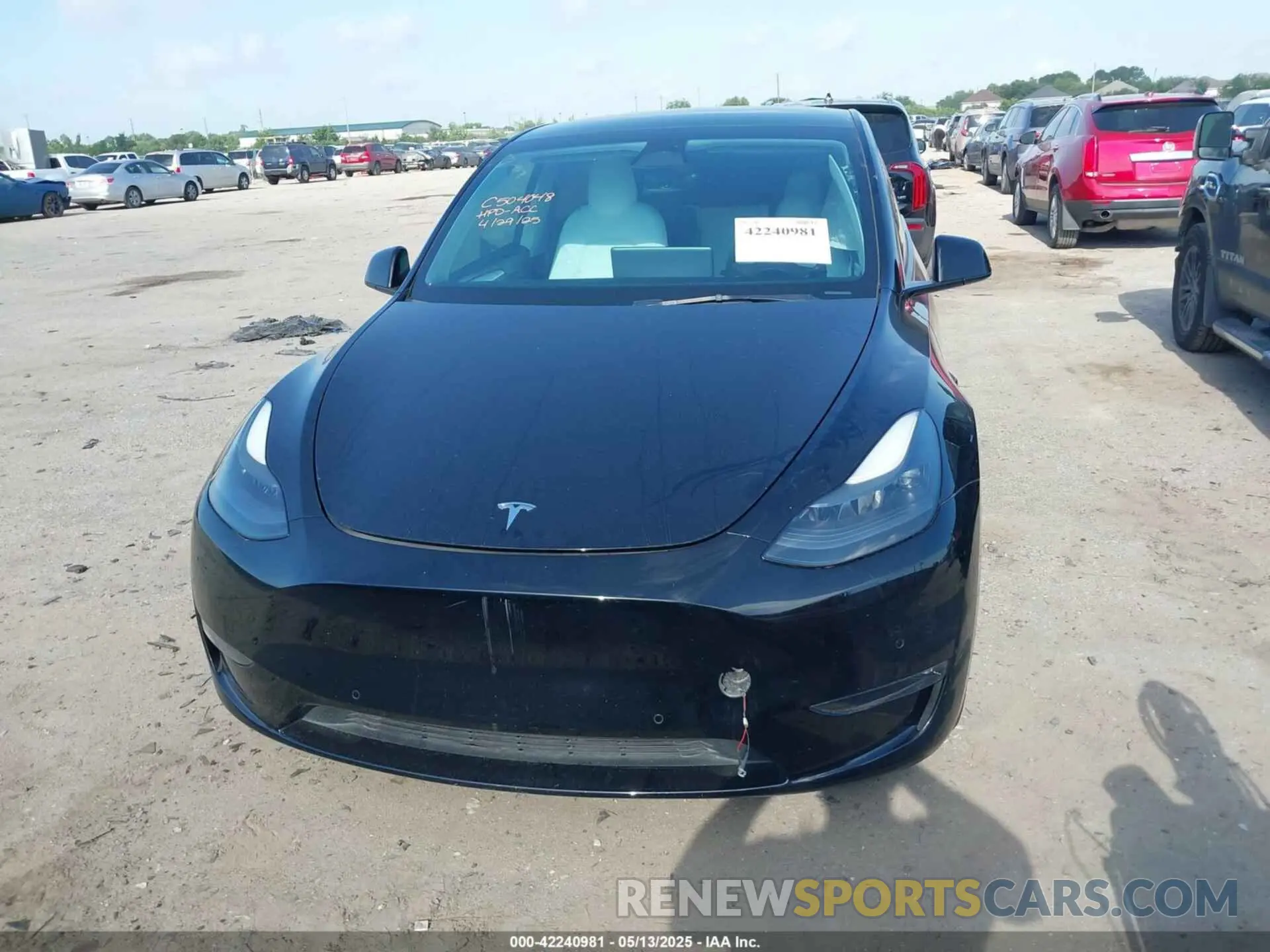 12 Photograph of a damaged car 7SAYGDEE6NF515462 TESLA MODEL Y 2022