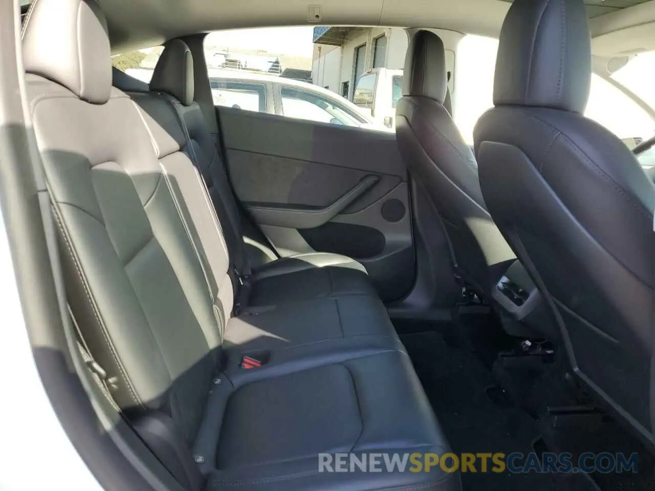 10 Photograph of a damaged car 7SAYGDEE6NF567500 TESLA MODEL Y 2022