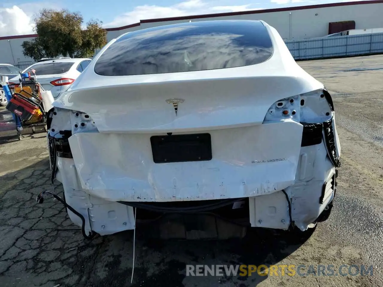 6 Photograph of a damaged car 7SAYGDEE6NF567500 TESLA MODEL Y 2022