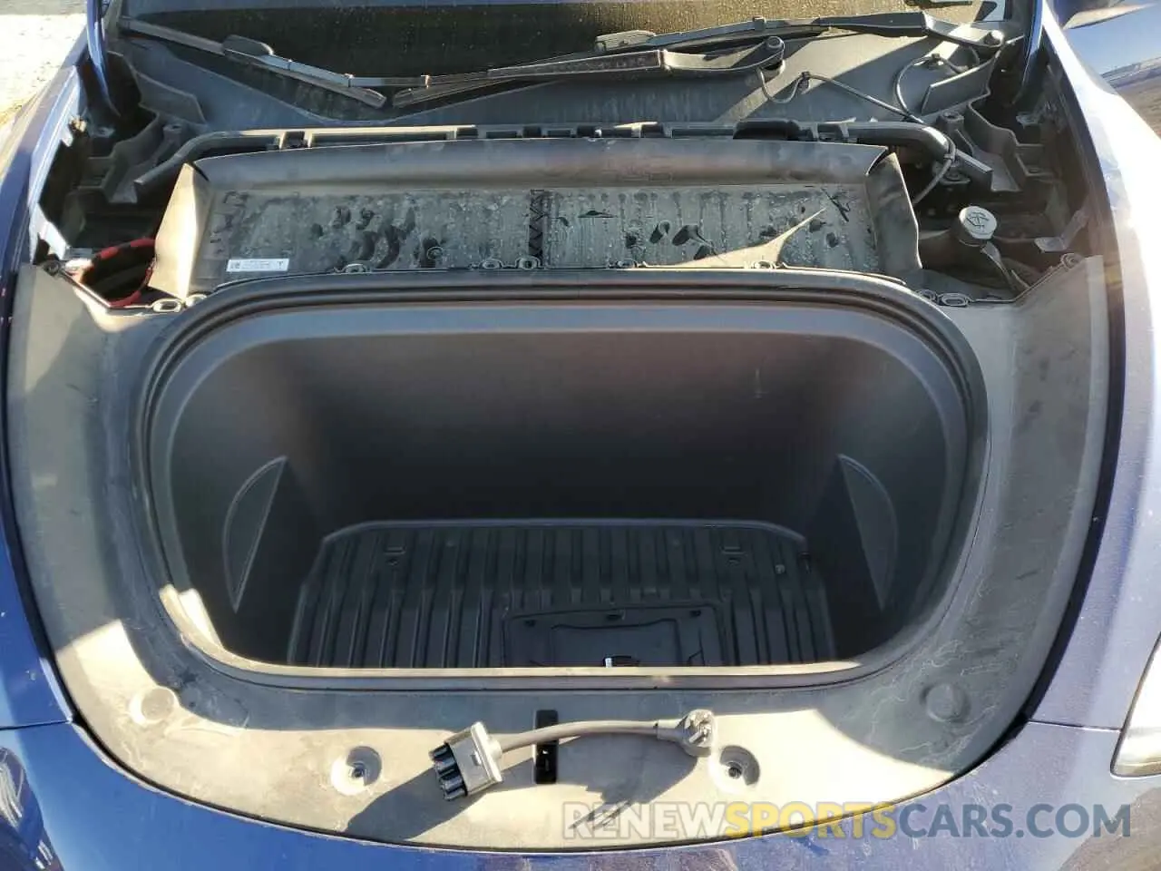 11 Photograph of a damaged car 7SAYGDEE6NF572275 TESLA MODEL Y 2022