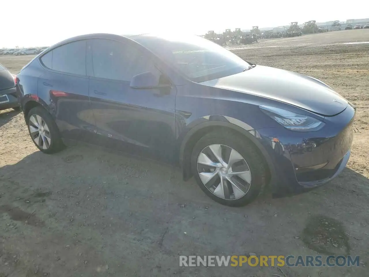 4 Photograph of a damaged car 7SAYGDEE6NF572275 TESLA MODEL Y 2022