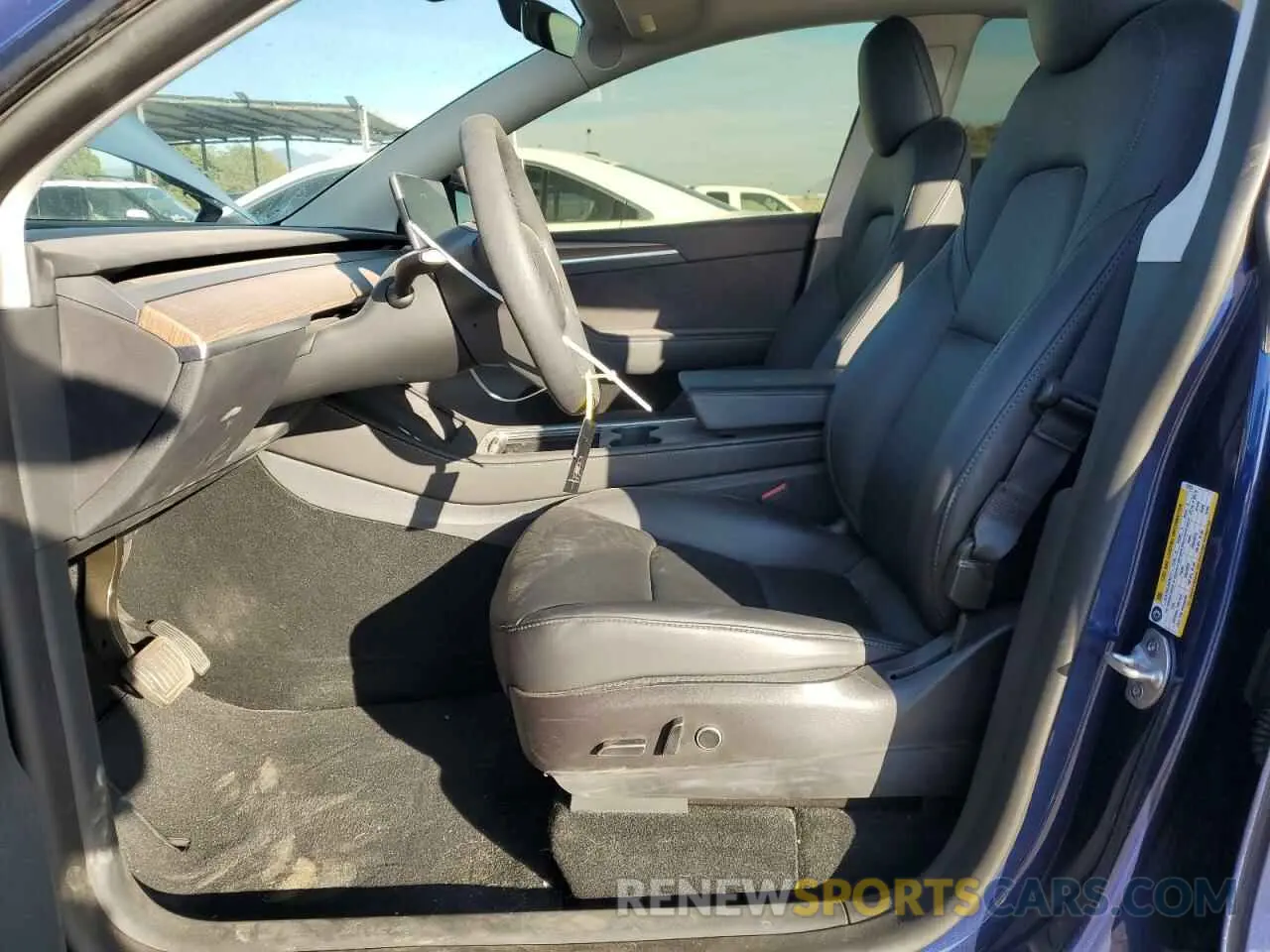 7 Photograph of a damaged car 7SAYGDEE6NF572275 TESLA MODEL Y 2022