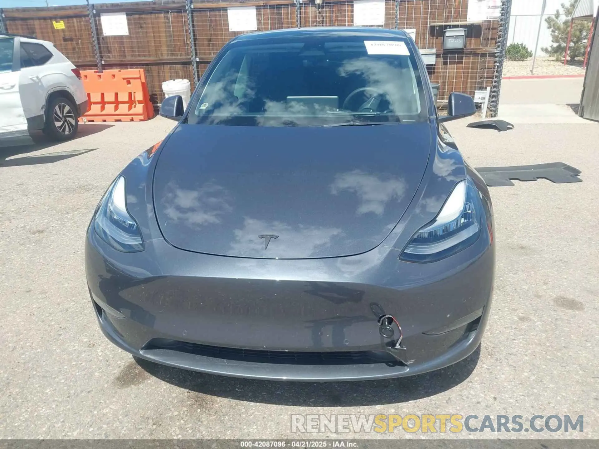 11 Photograph of a damaged car 7SAYGDEE7NA008860 TESLA MODEL Y 2022