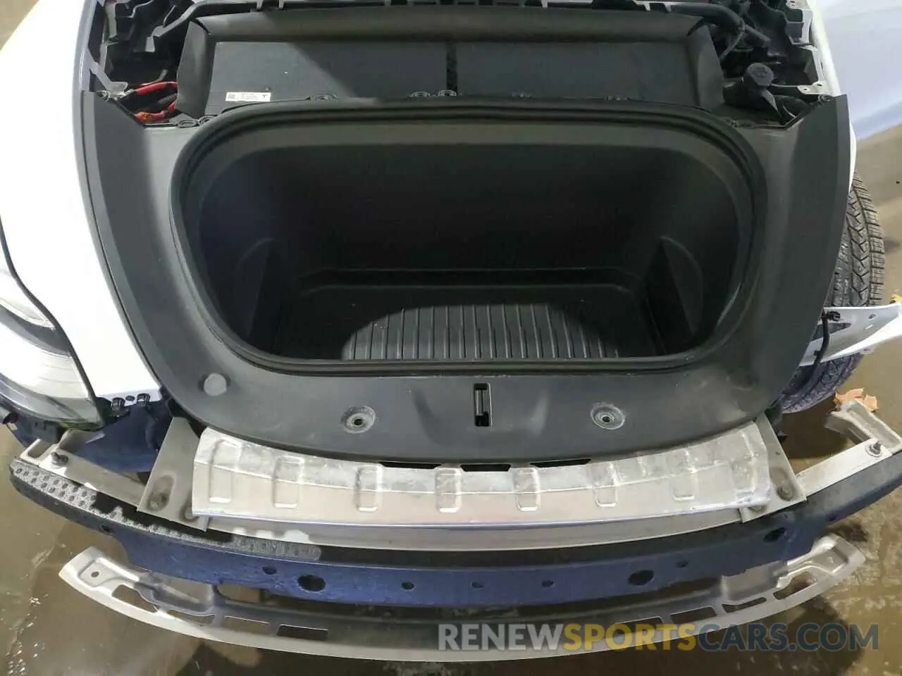 11 Photograph of a damaged car 7SAYGDEE7NA010026 TESLA MODEL Y 2022