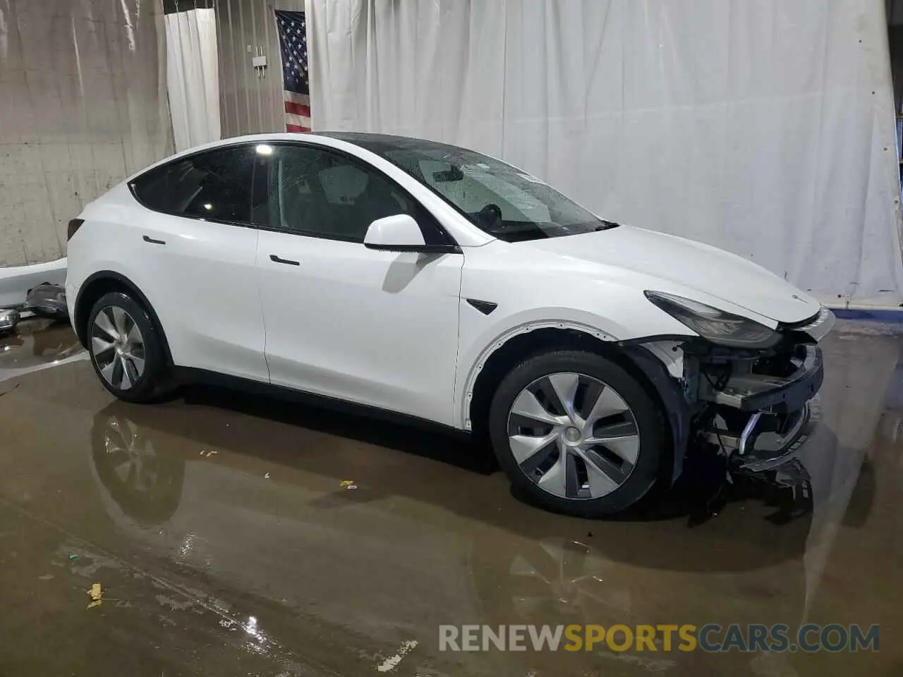 4 Photograph of a damaged car 7SAYGDEE7NA010026 TESLA MODEL Y 2022