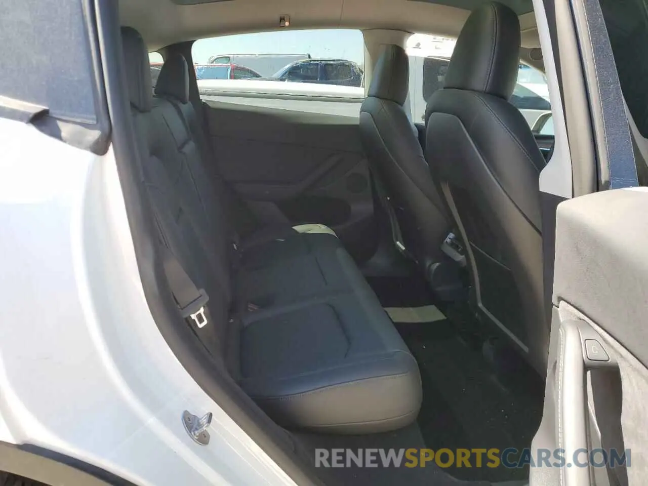 10 Photograph of a damaged car 7SAYGDEE7NA012634 TESLA MODEL Y 2022