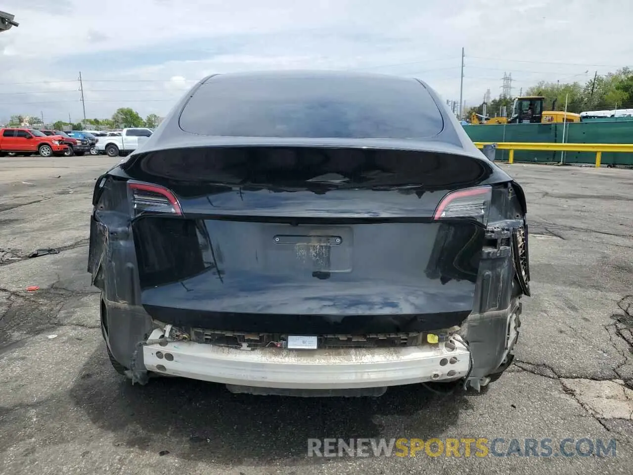 6 Photograph of a damaged car 7SAYGDEE7NA014402 TESLA MODEL Y 2022